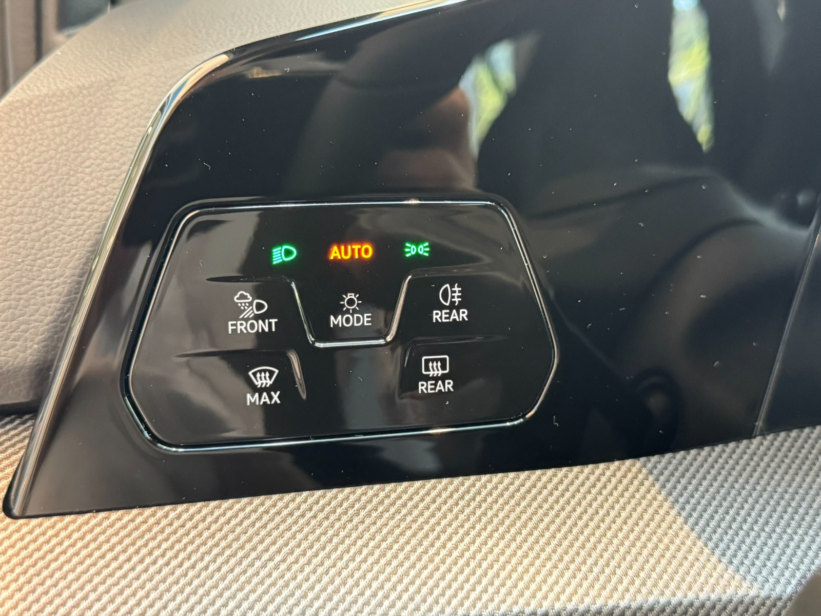 Volkswagen Golf 1.5 etsi r-line plus 150cv dsg - 19