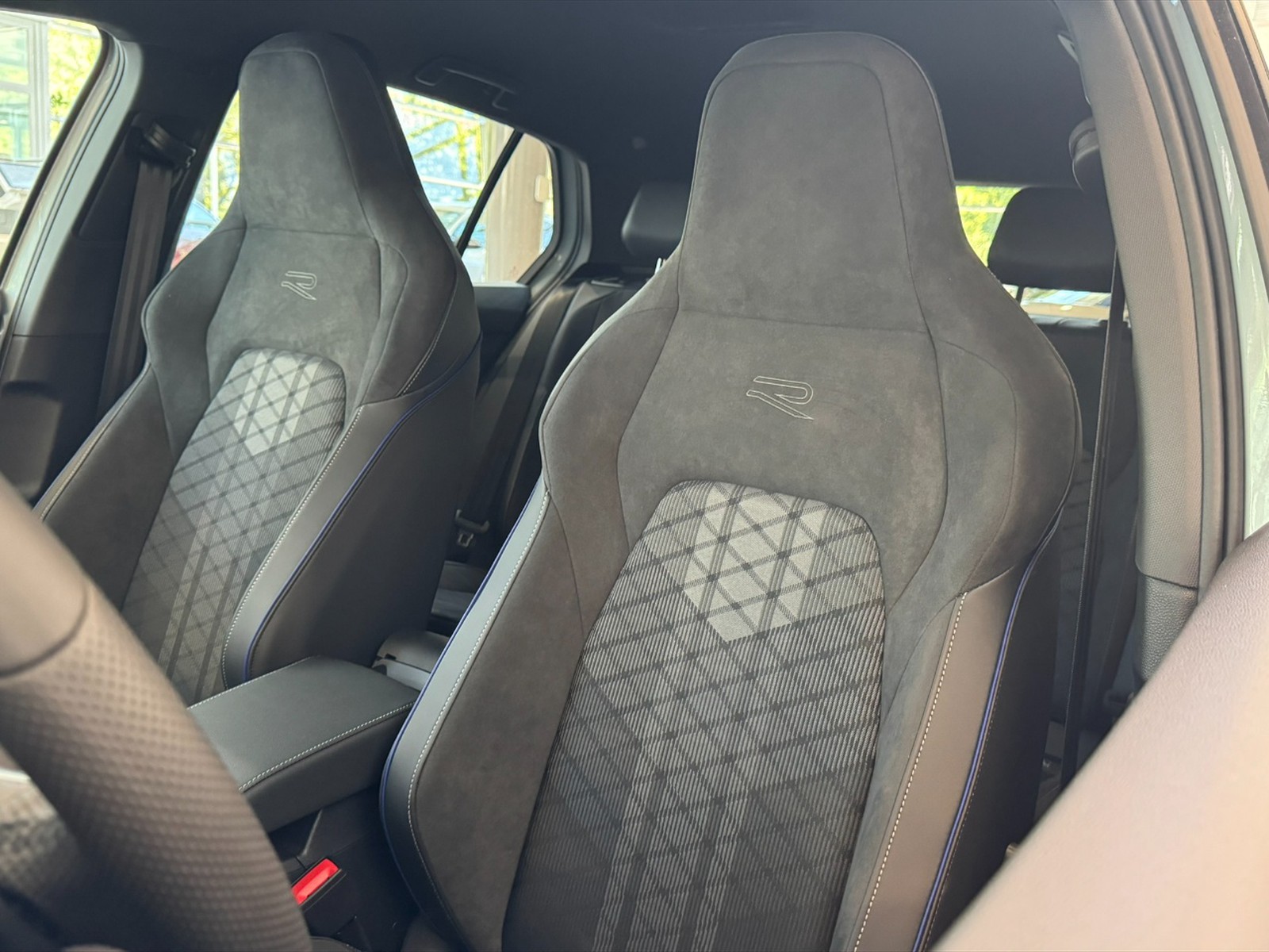 Volkswagen Golf 1.5 etsi r-line plus 150cv dsg - 20