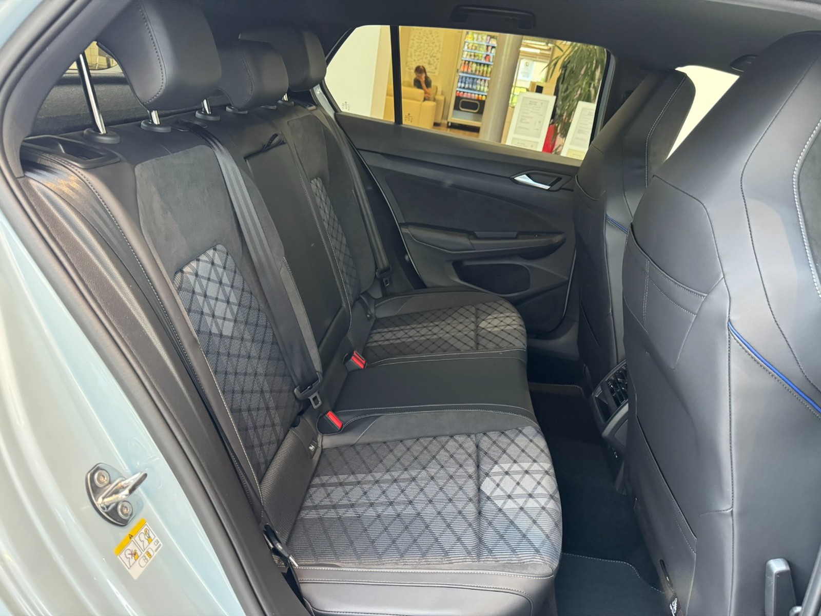 Volkswagen Golf 1.5 etsi r-line plus 150cv dsg - 10