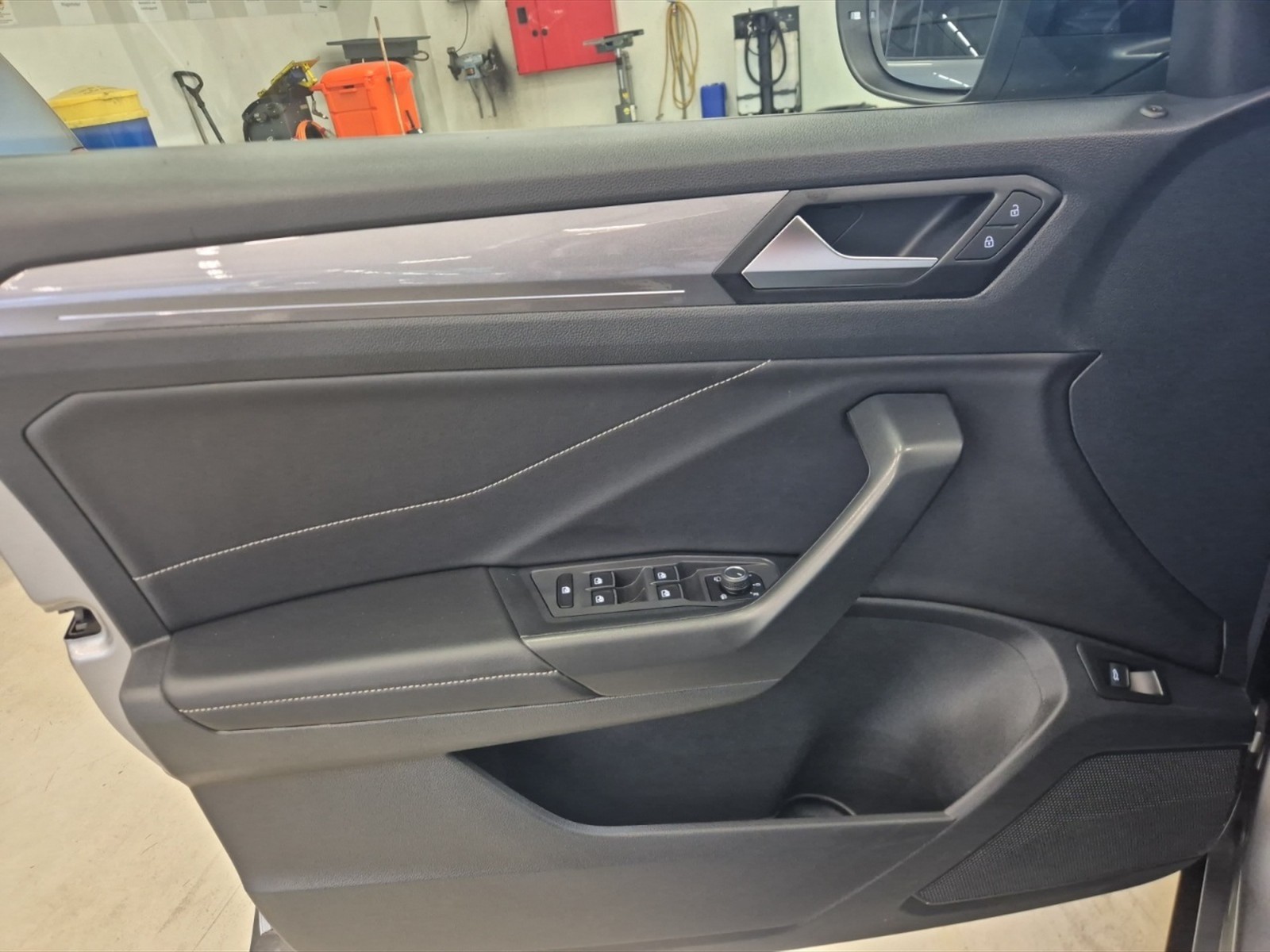 Volkswagen T-Roc 1.5 TSI STYLE, GANCIO; KEYLESS - 19