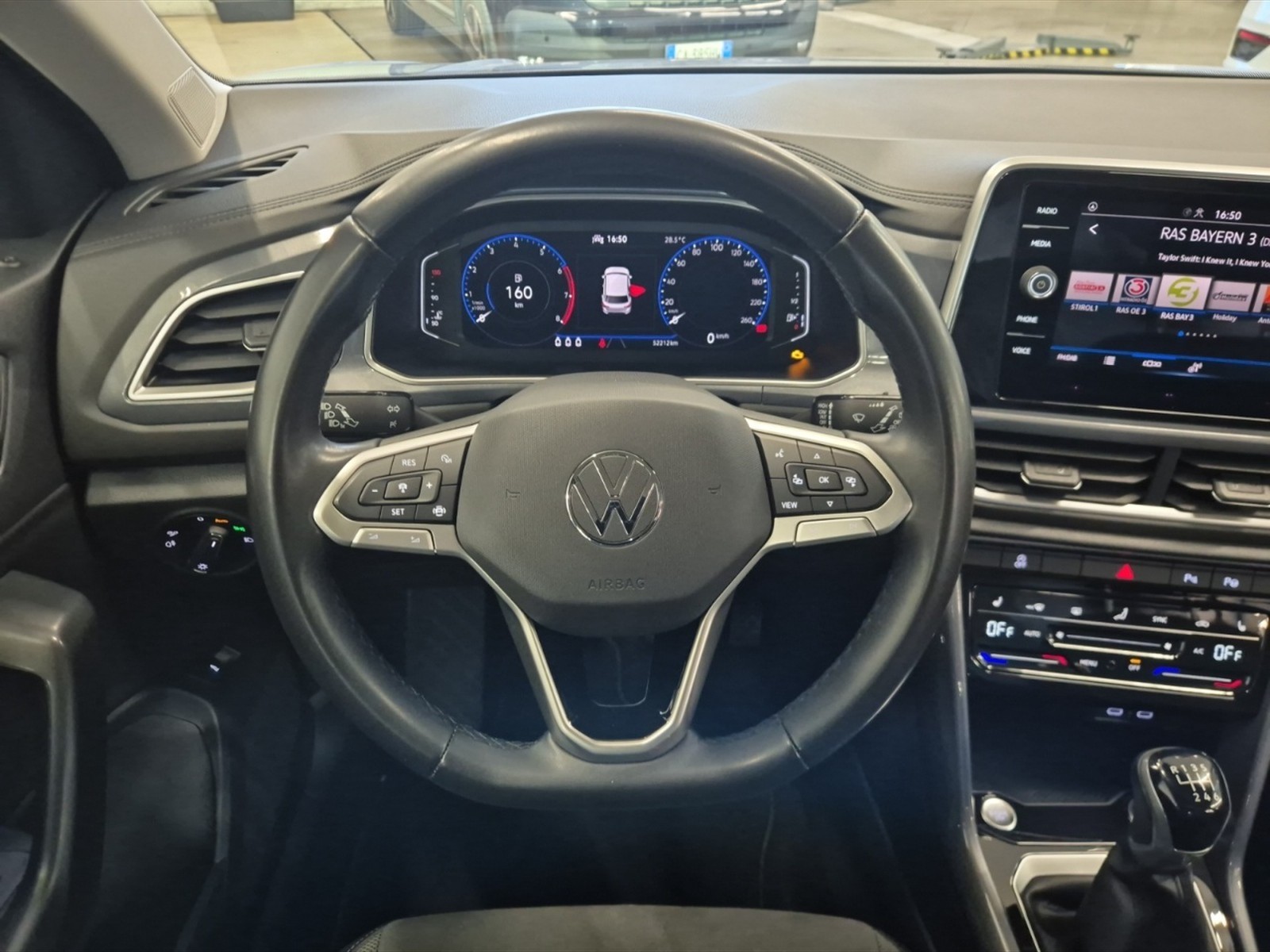 Volkswagen T-Roc 1.5 TSI STYLE, GANCIO; KEYLESS - 8
