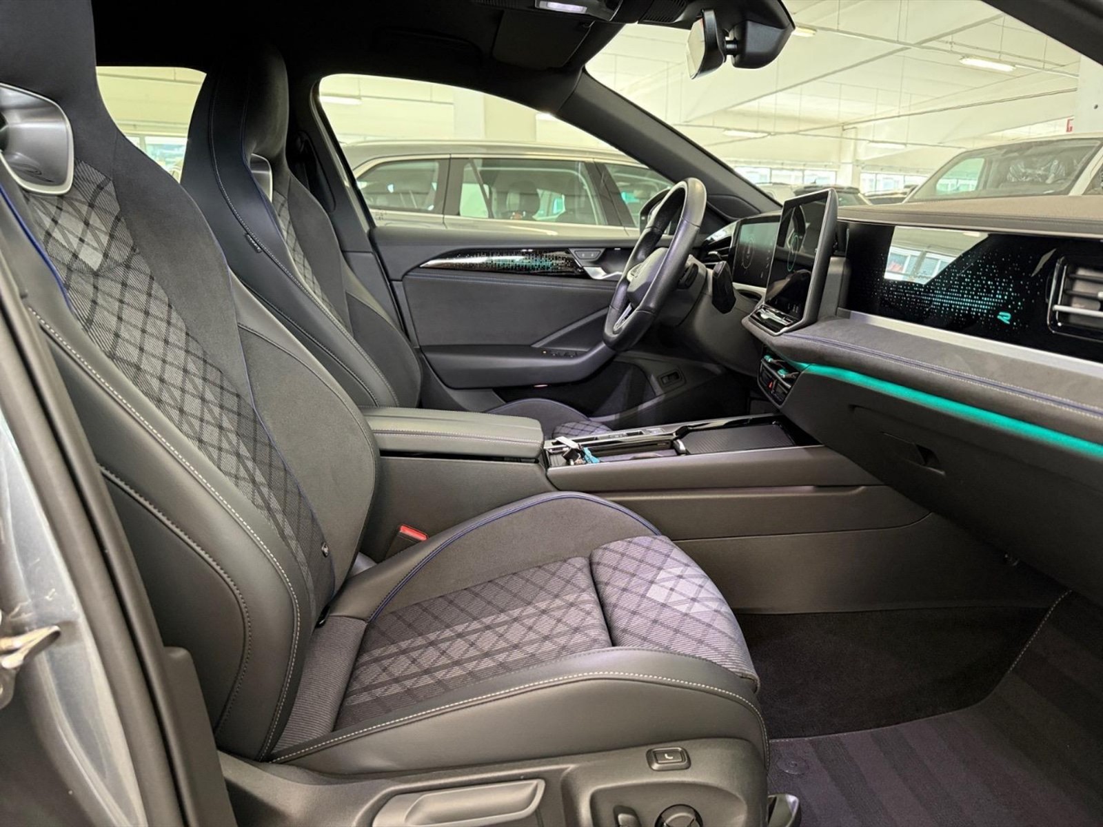 Volkswagen Passat 2.0 tdi scr r-line 150cv dsg - 7