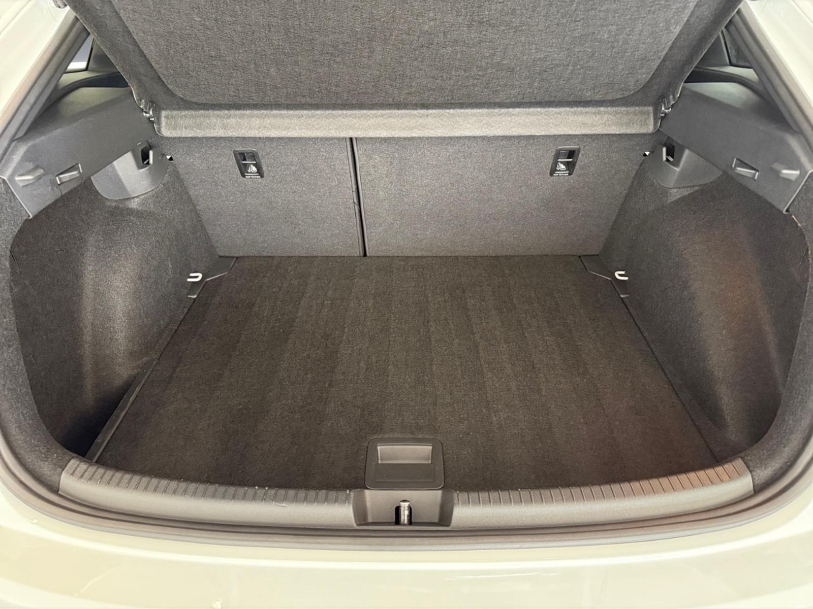 Volkswagen Taigo 1.5 tsi r-line 150cv dsg - 12
