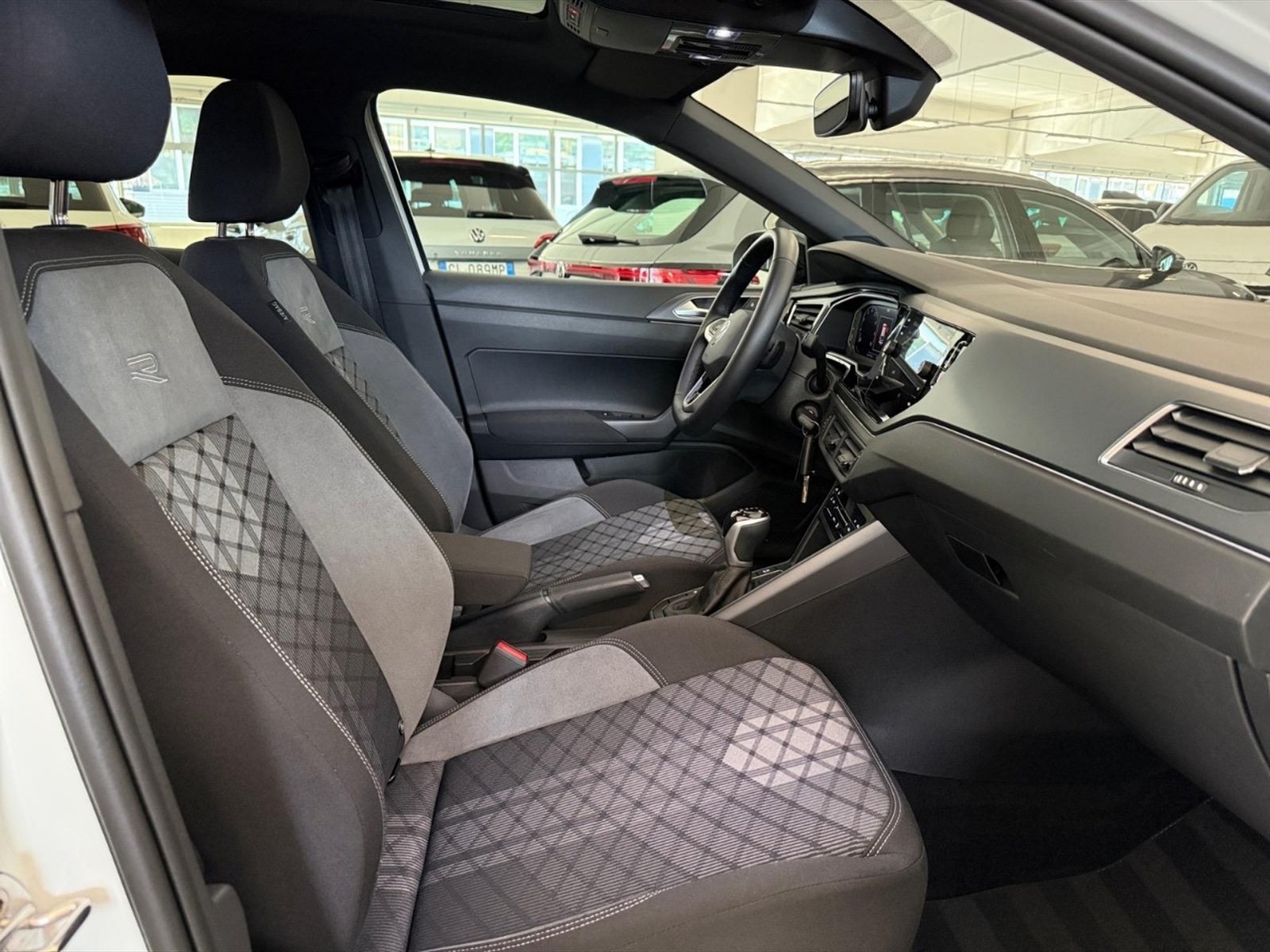 Volkswagen Taigo 1.5 tsi r-line 150cv dsg - 9