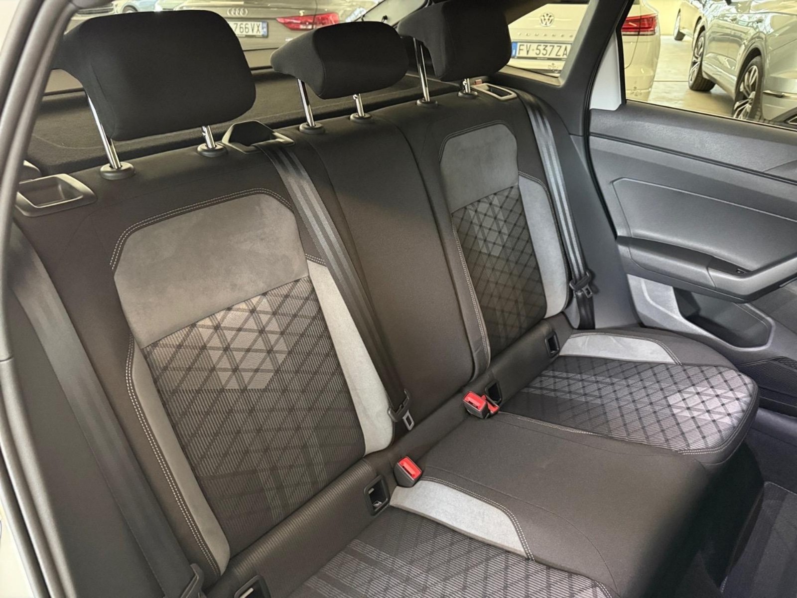 Volkswagen Taigo 1.5 tsi r-line 150cv dsg - 10