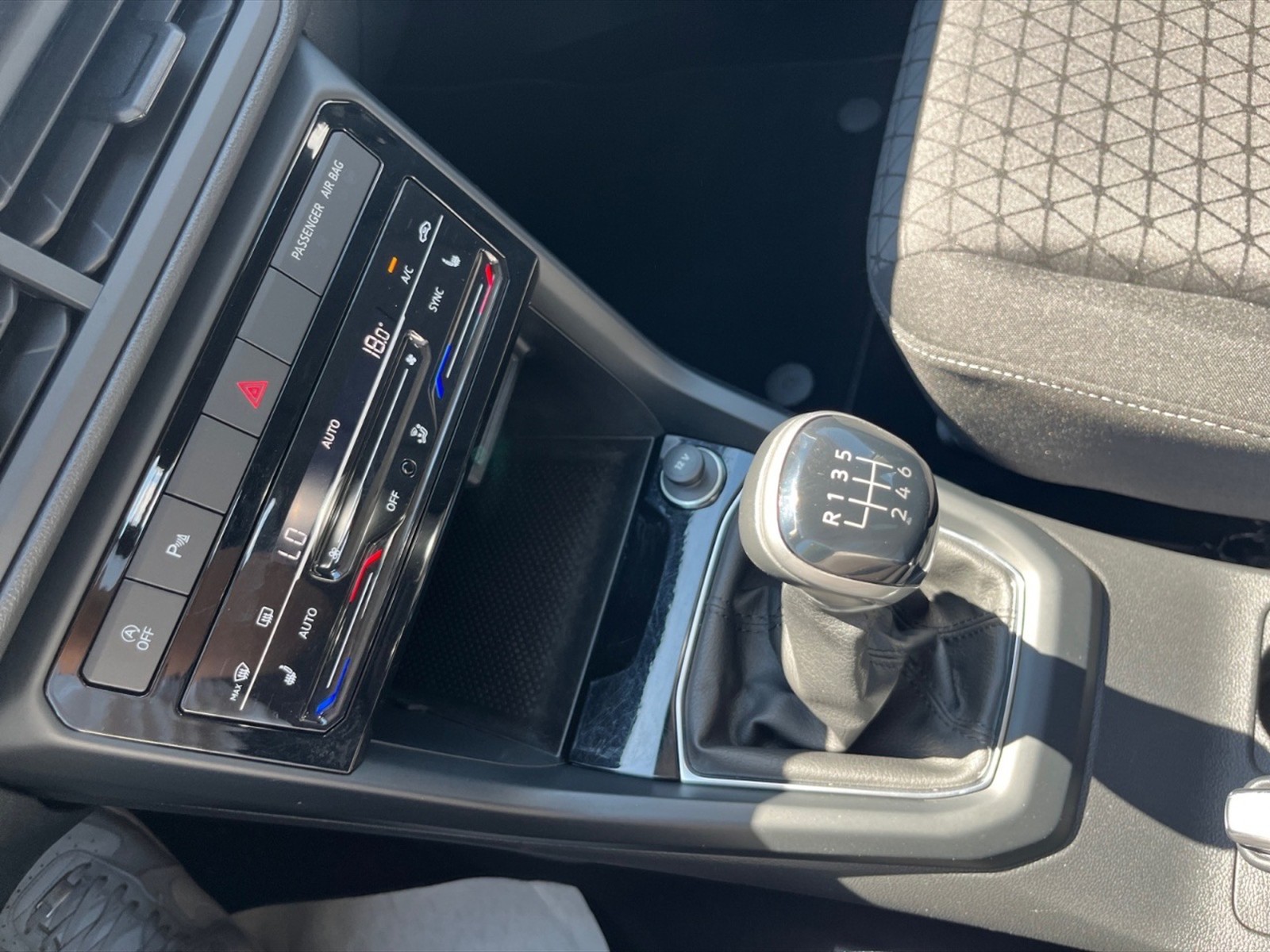 Volkswagen T-Cross 1.0 tsi style 110cv - 21