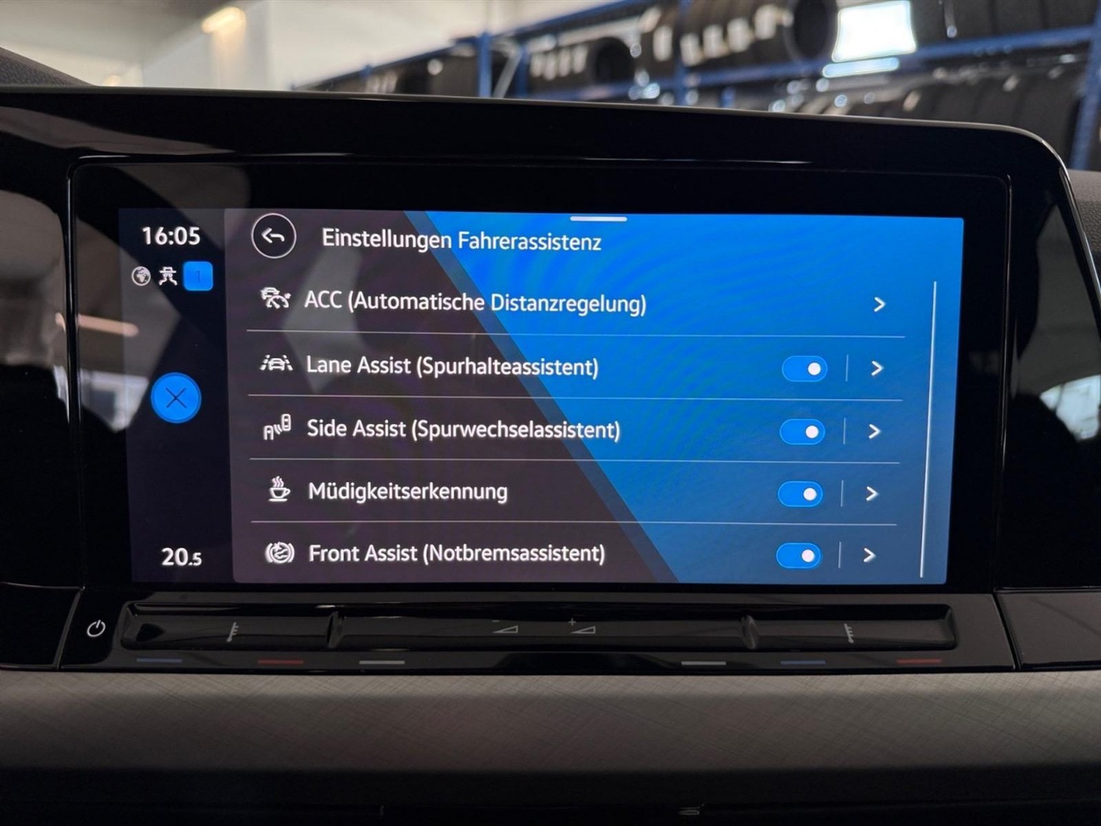 Volkswagen Golf 1.5 tsi evo life 130cv - 23