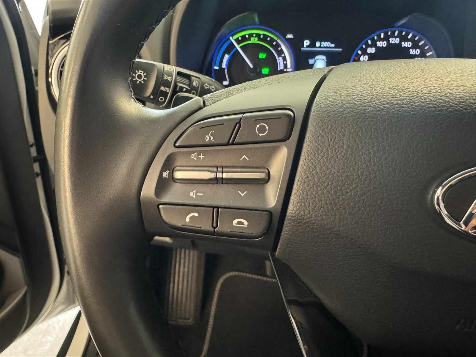 Hyundai Kona 1.6 hev xtech 2wd dct - 12