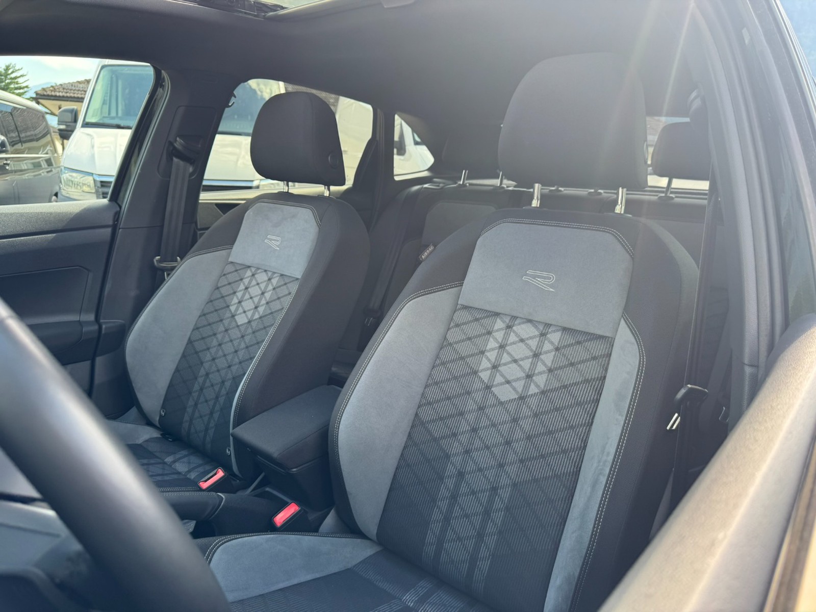 Volkswagen Taigo 1.0 tsi r-line 115cv dsg - 20