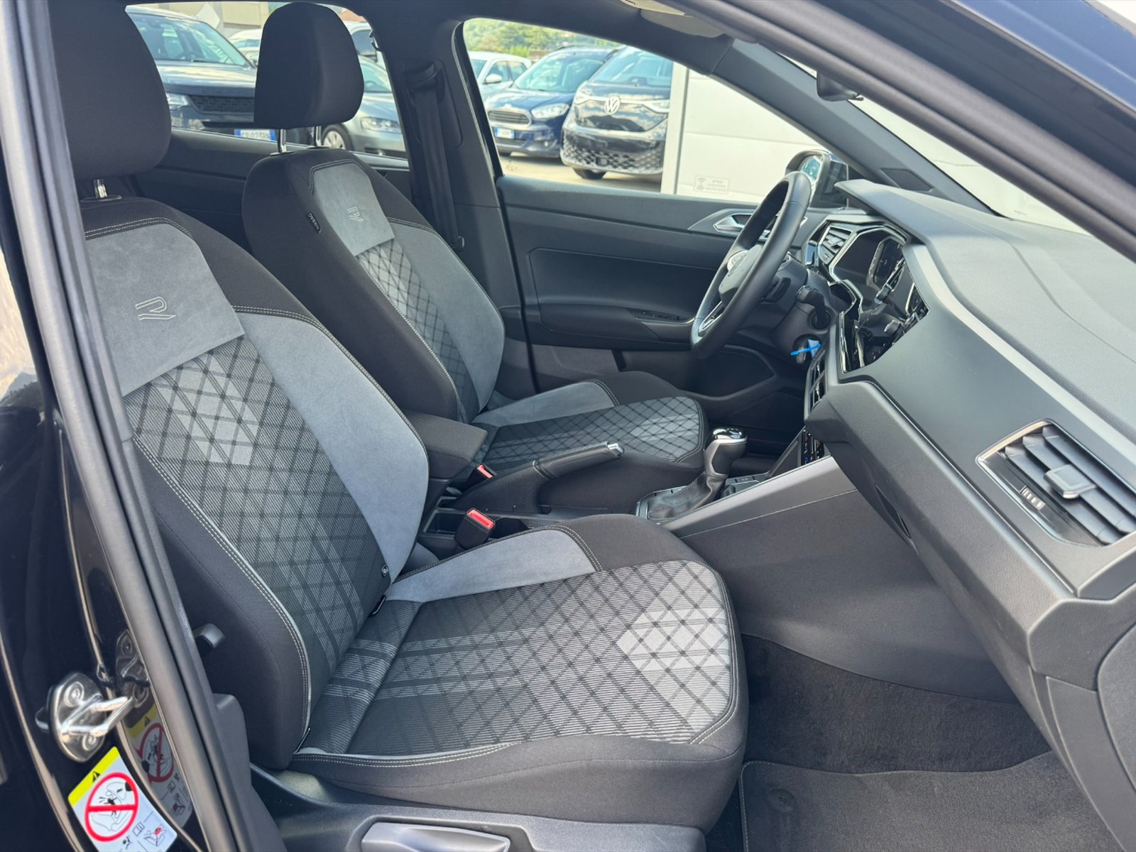 Volkswagen Taigo 1.0 tsi r-line 115cv dsg - 9