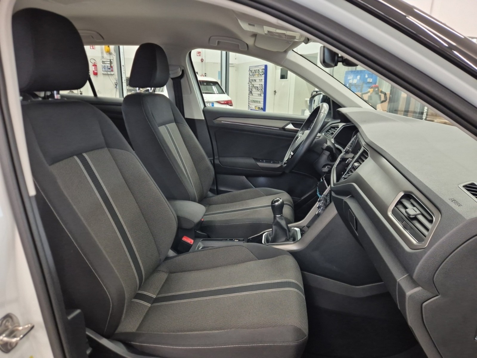 Volkswagen T-Roc 1.0 tsi style 110cv - 9