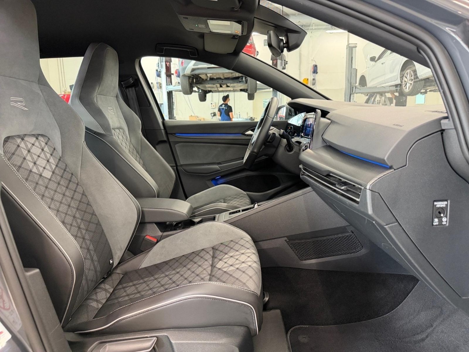 Volkswagen Golf variant 1.5 etsi evo r-line 150cv dsg - 9