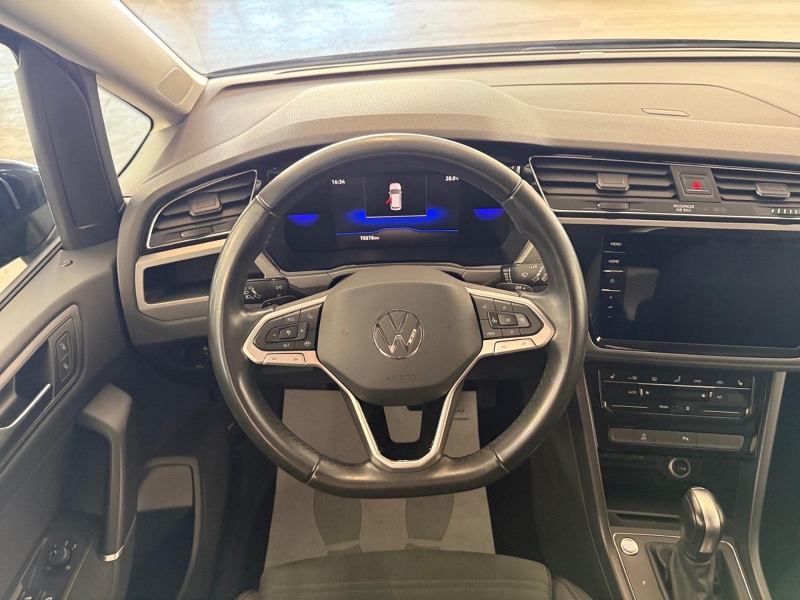 Volkswagen Touran 2.0 tdi business dsg - 8