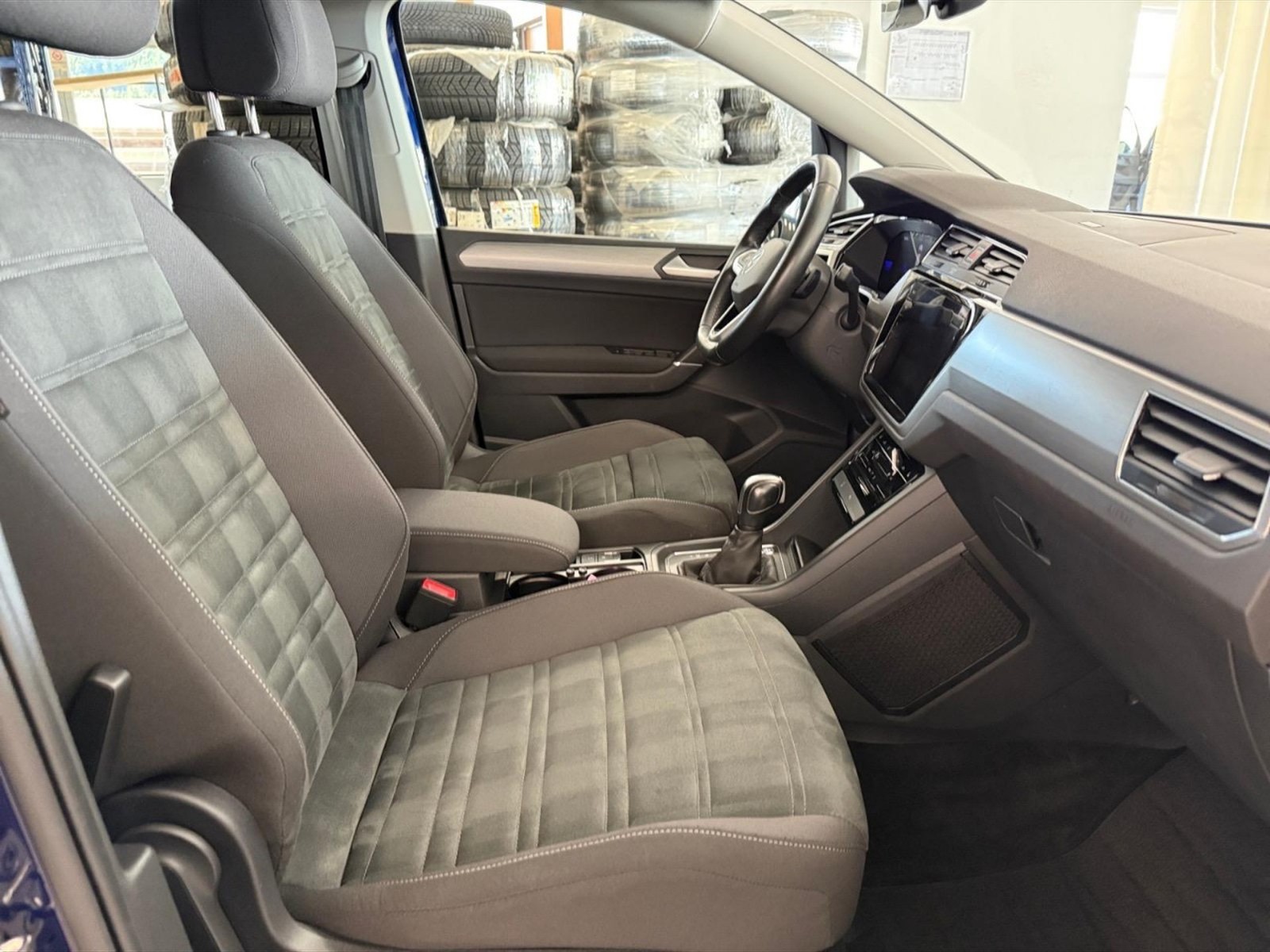 Volkswagen Touran 2.0 tdi business dsg - 9