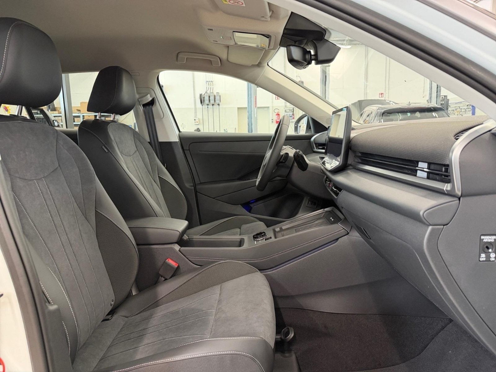 Volkswagen T-Roc 1.5 etsi style 115cv dsg - 9