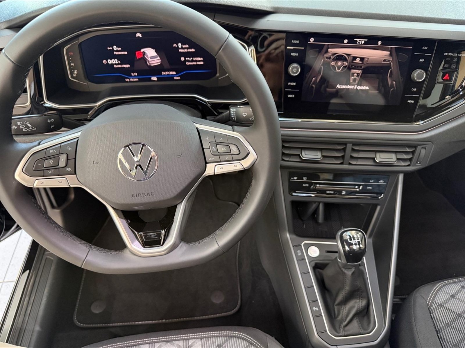 Volkswagen Taigo 1.0 tsi r-line plus 115cv - 18