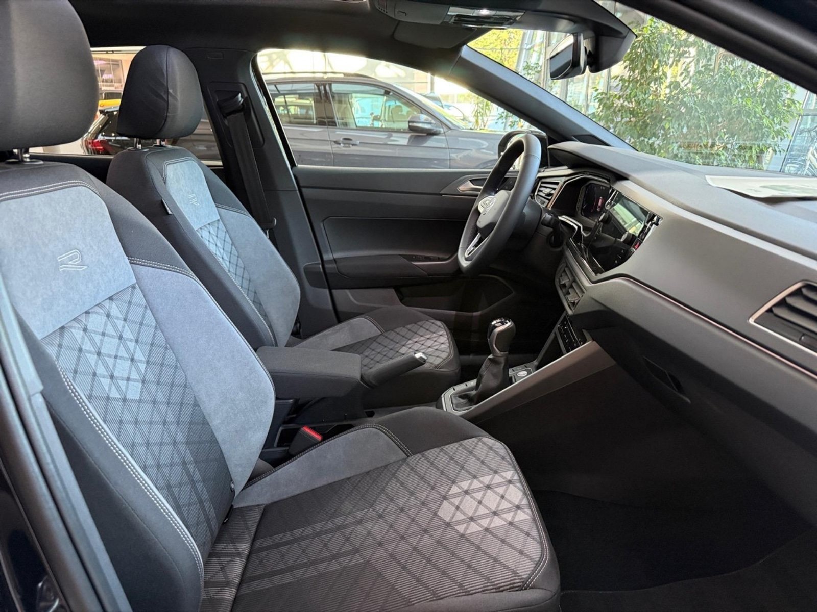 Volkswagen Taigo 1.0 tsi r-line plus 115cv - 8