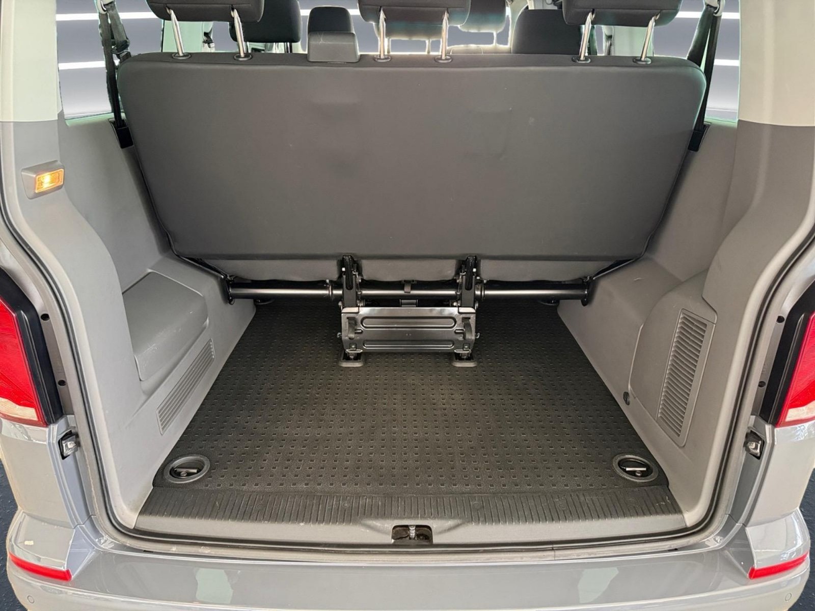 Volkswagen T6.1 Caravelle 2.0 tdi 150cv 4motion comfortline p.c. dsg7 - 13