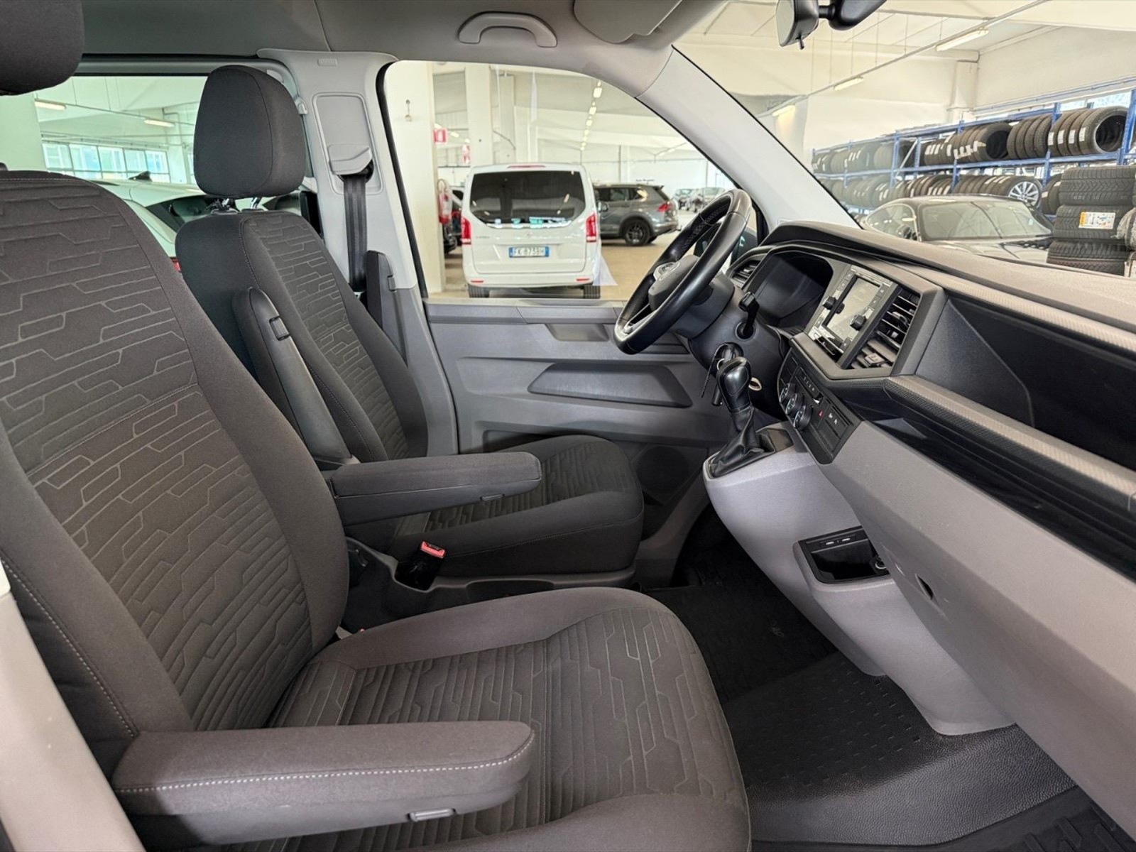 Volkswagen T6.1 Caravelle 2.0 tdi 150cv 4motion comfortline p.c. dsg7 - 9