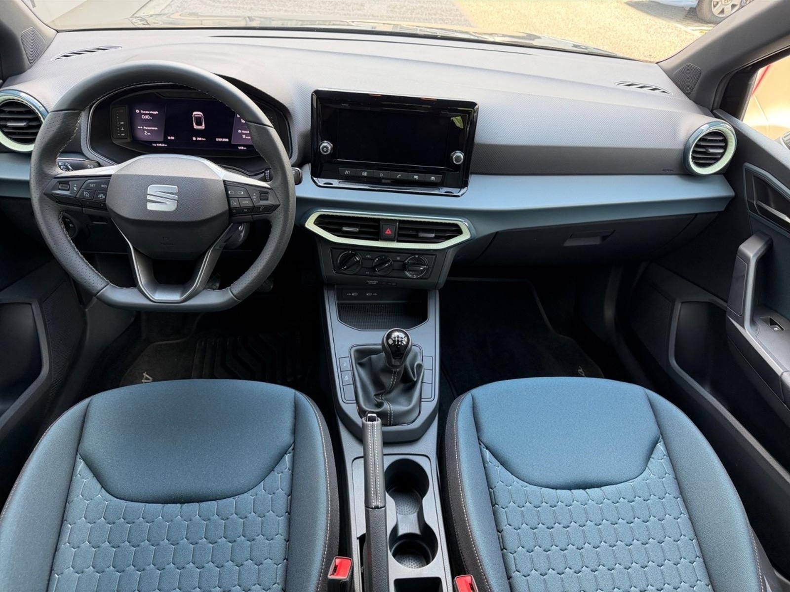 Seat Arona 1.0 ecotsi black edition 95cv - 6