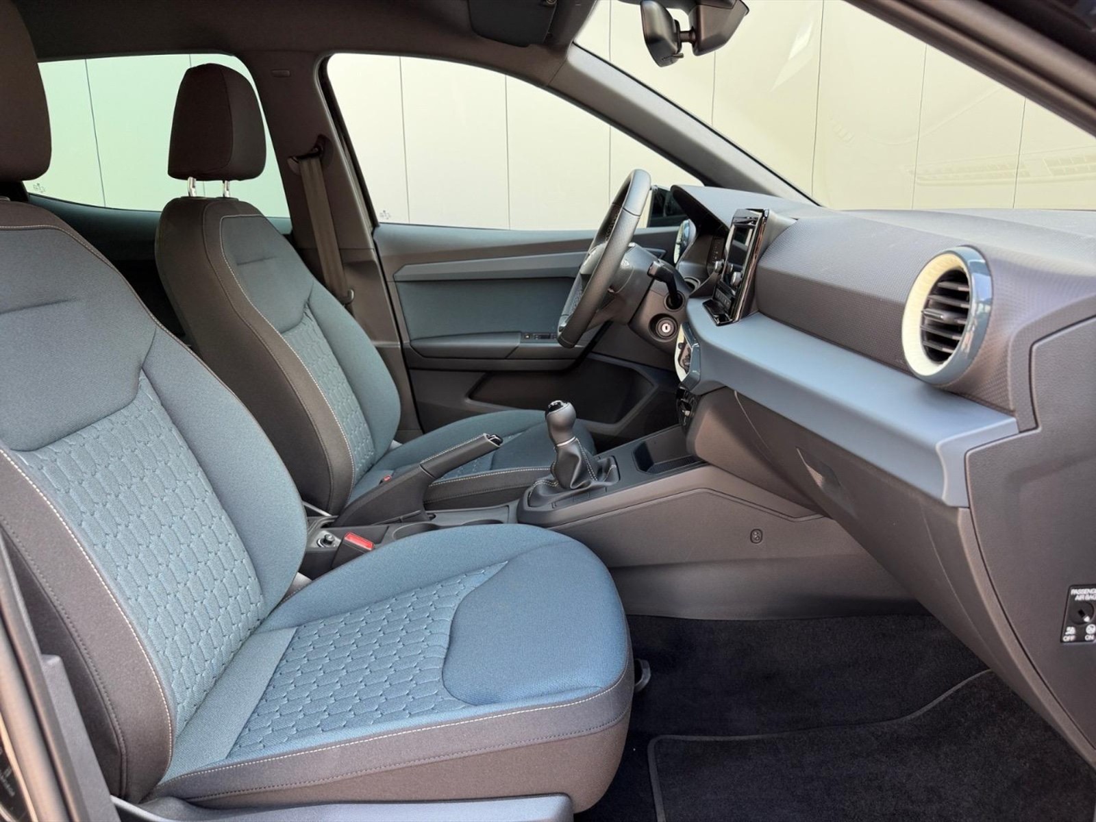 Seat Arona 1.0 ecotsi black edition 95cv - 8