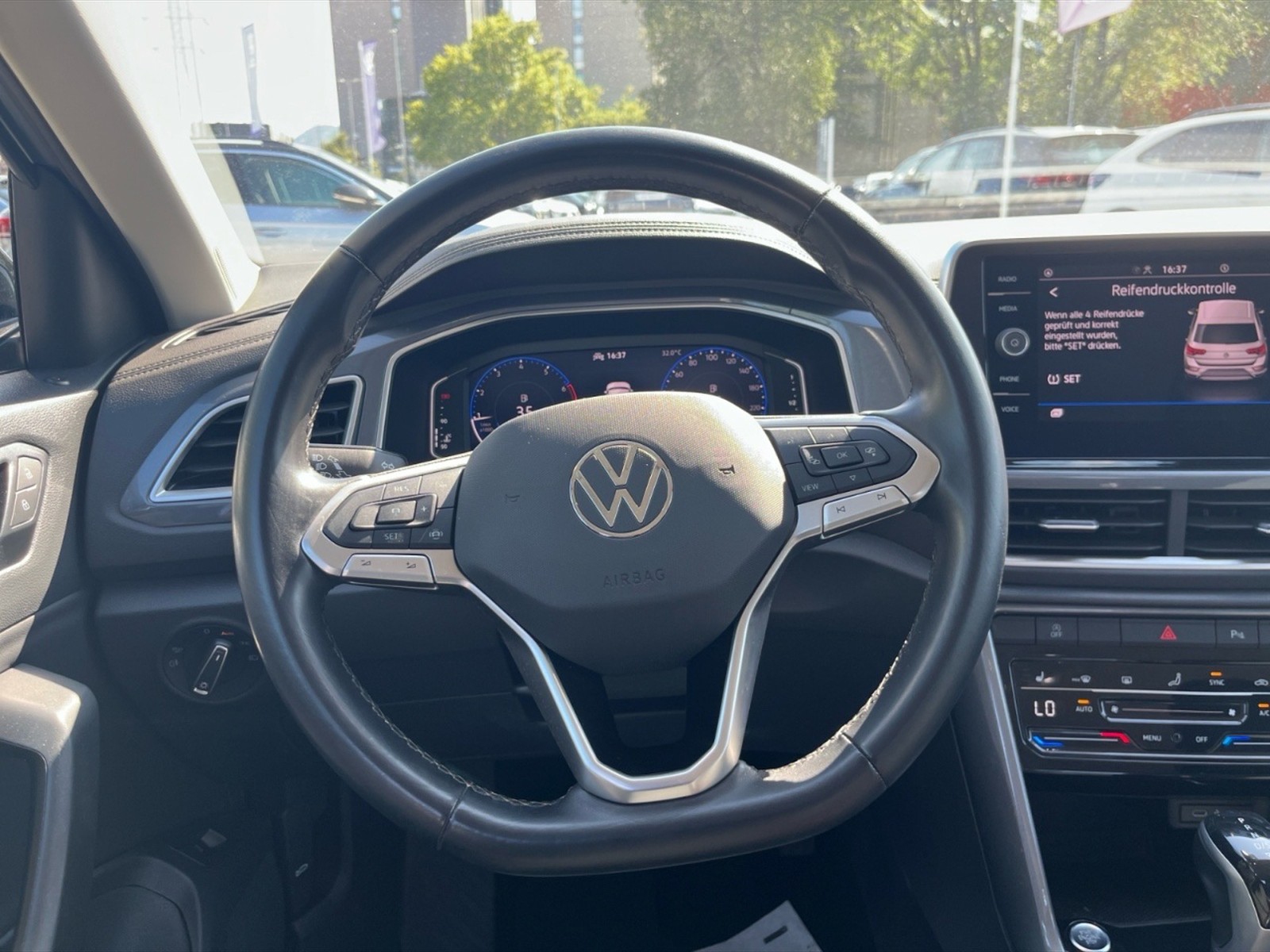 Volkswagen T-Roc 1.5 tsi style dsg - 8