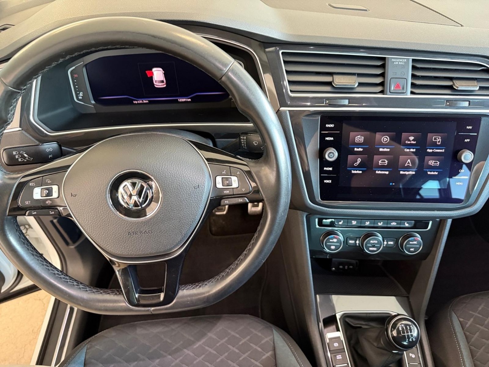 Volkswagen Tiguan 2.0 tdi style 150cv - 18