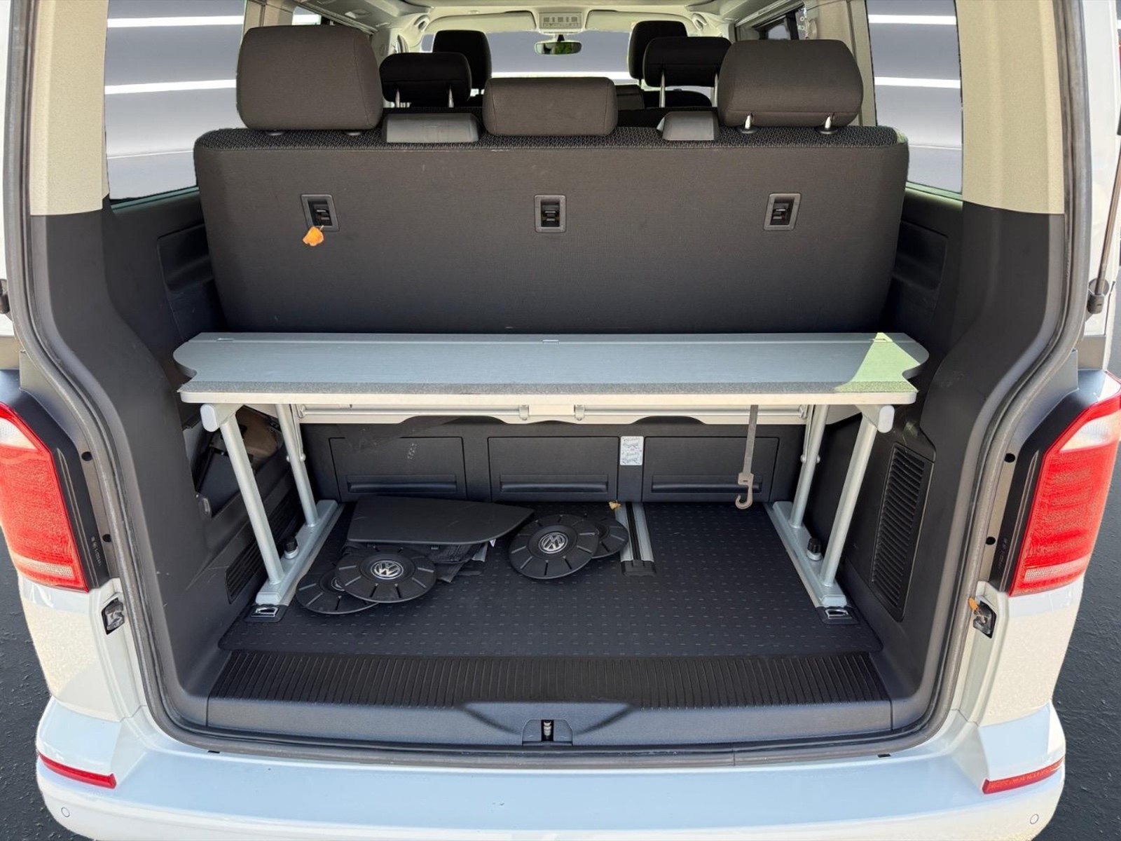 Volkswagen T6.1 California Beach 2.0 TDI 4Motion DSG - 12