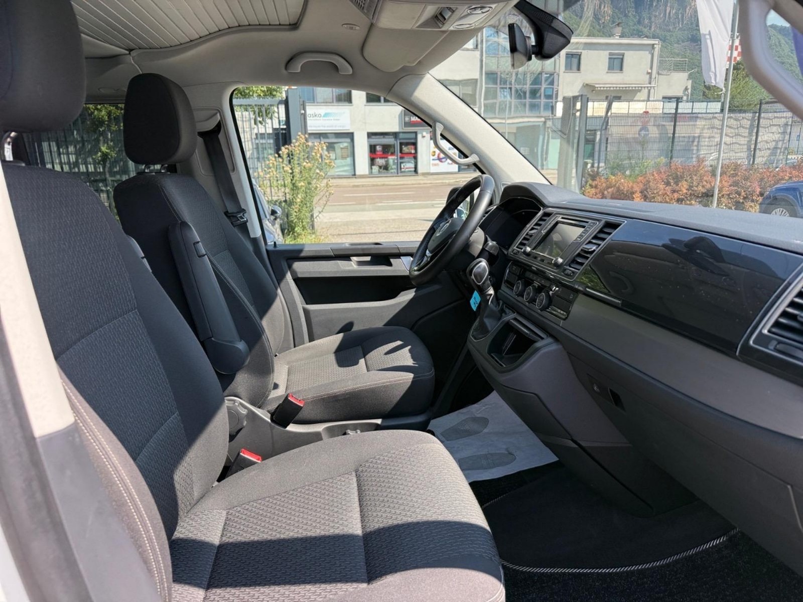Volkswagen T6.1 California Beach 2.0 TDI 4Motion DSG - 9