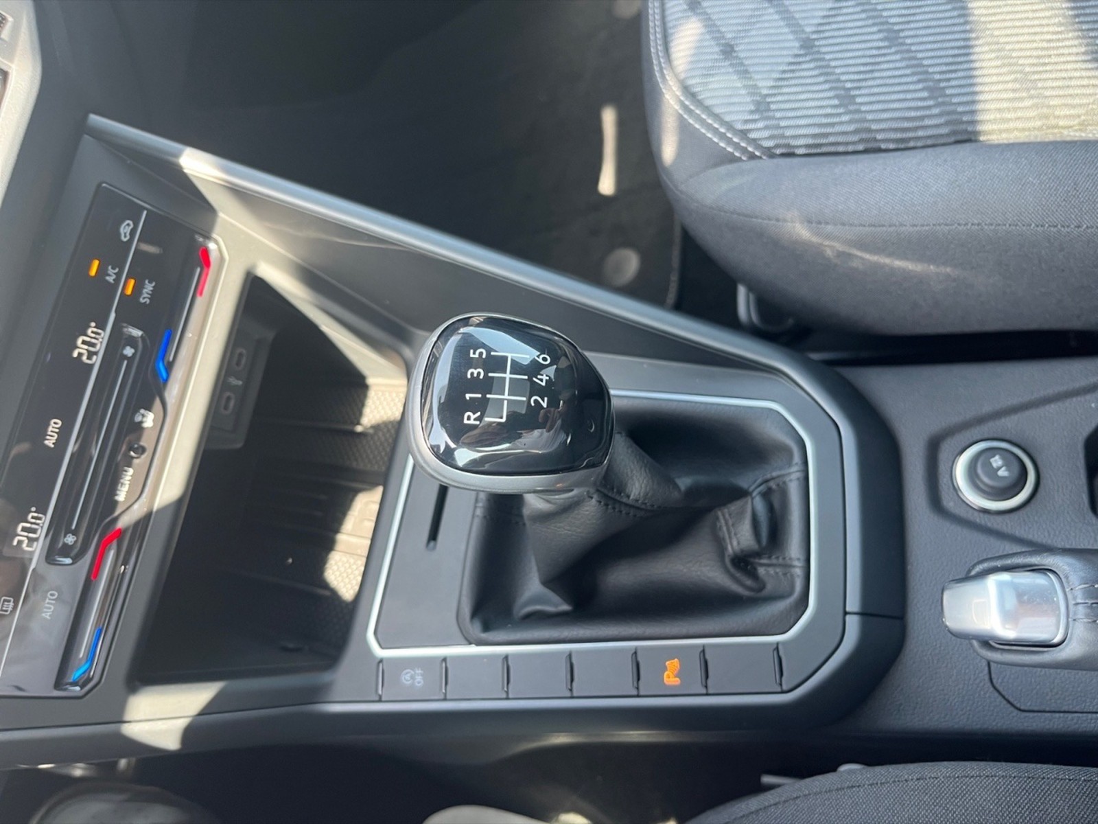Volkswagen Taigo 1.0 tsi r-line 115cv - 21