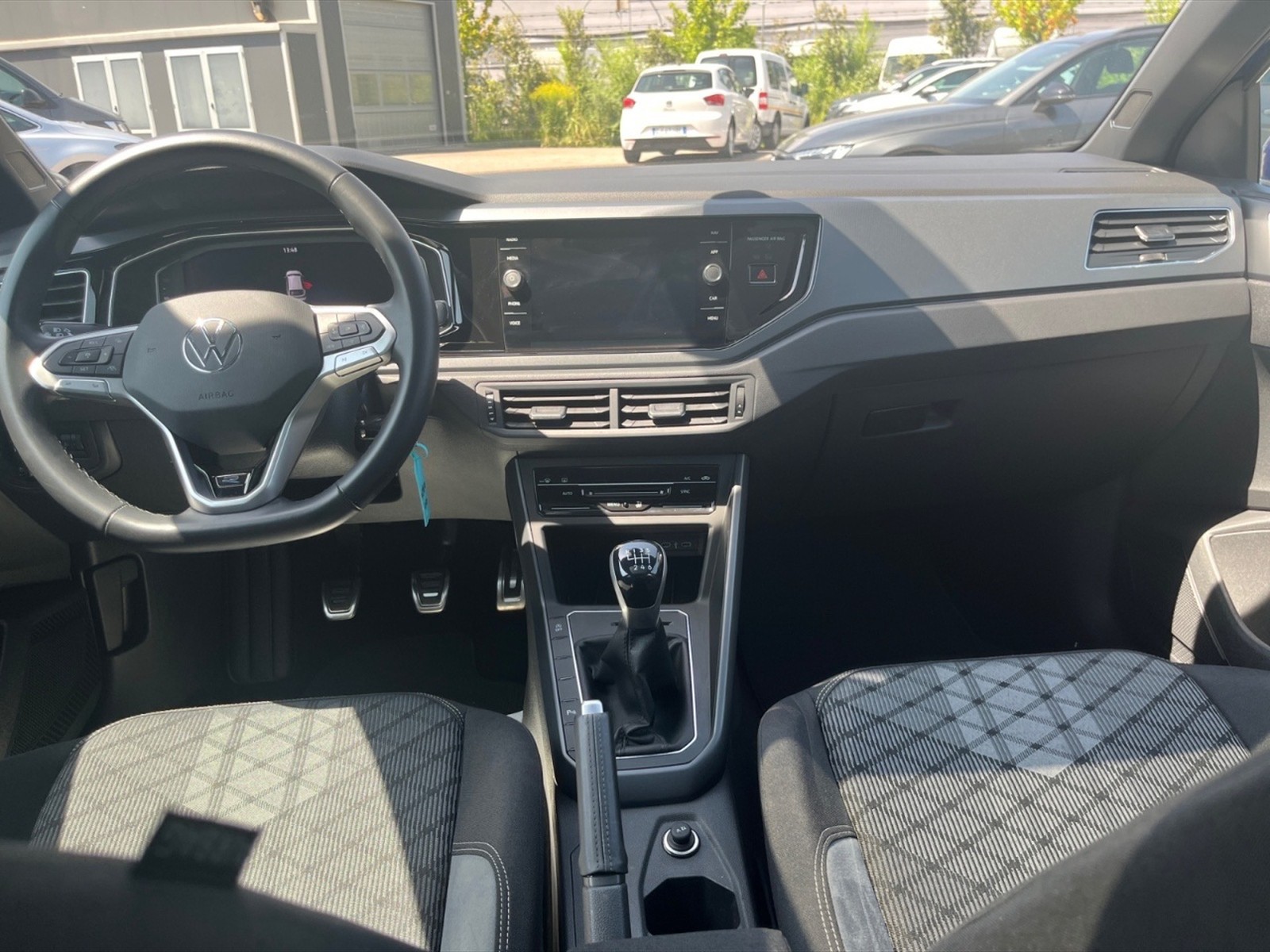 Volkswagen Taigo 1.0 tsi r-line 115cv - 7