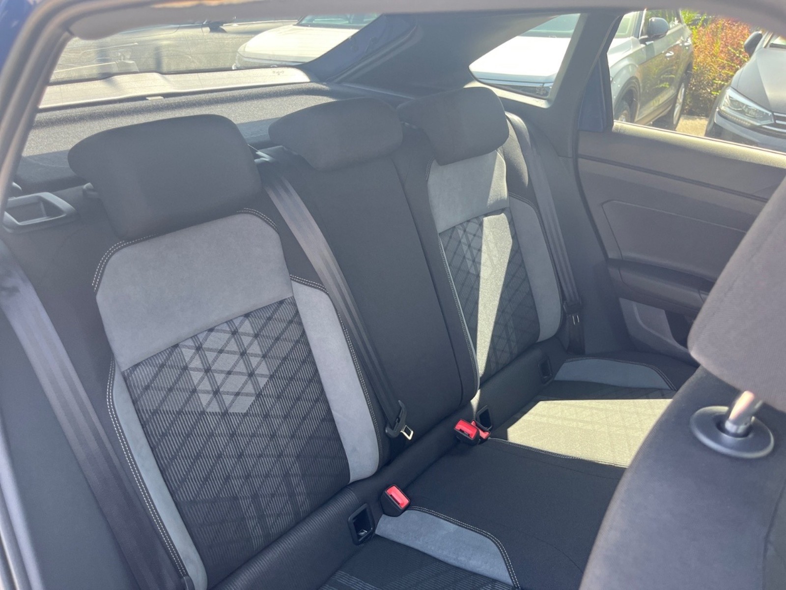 Volkswagen Taigo 1.0 tsi r-line 115cv - 10