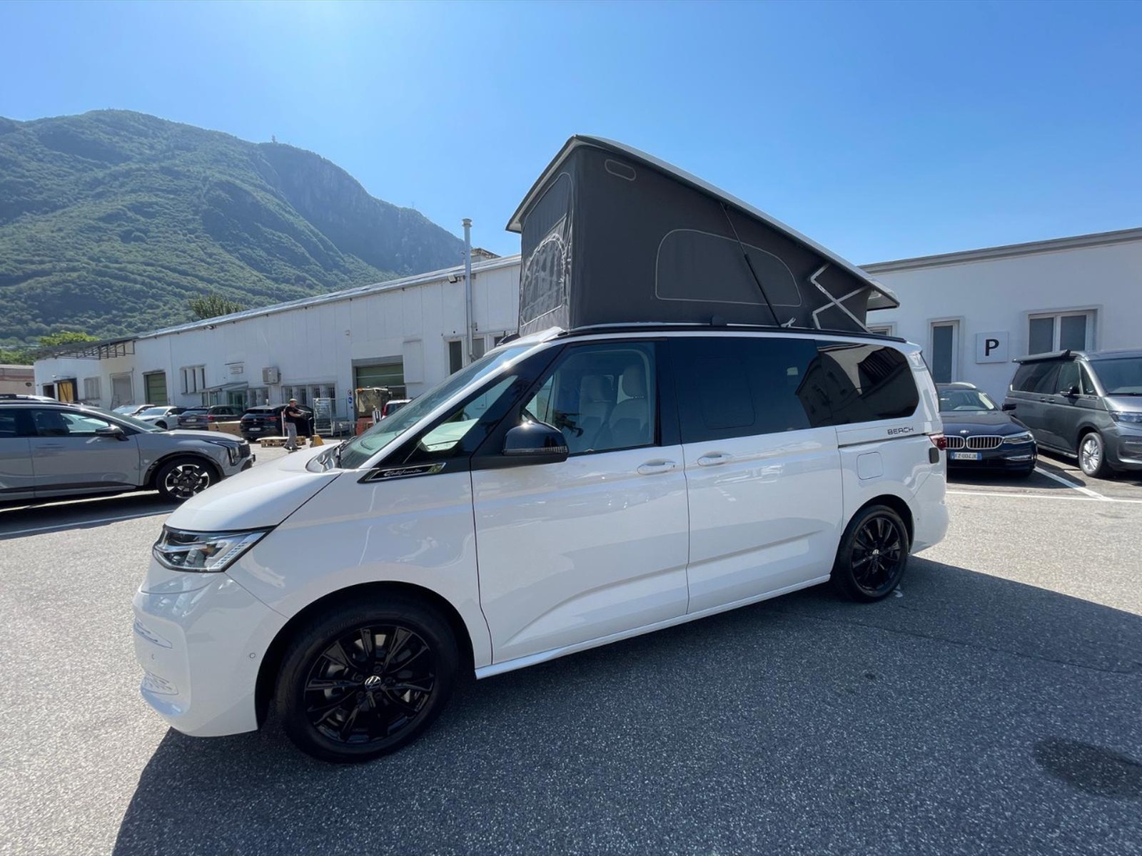 Volkswagen T7 California California T7 2.0 tdi Beach Camper 150cv DSG7 - 5