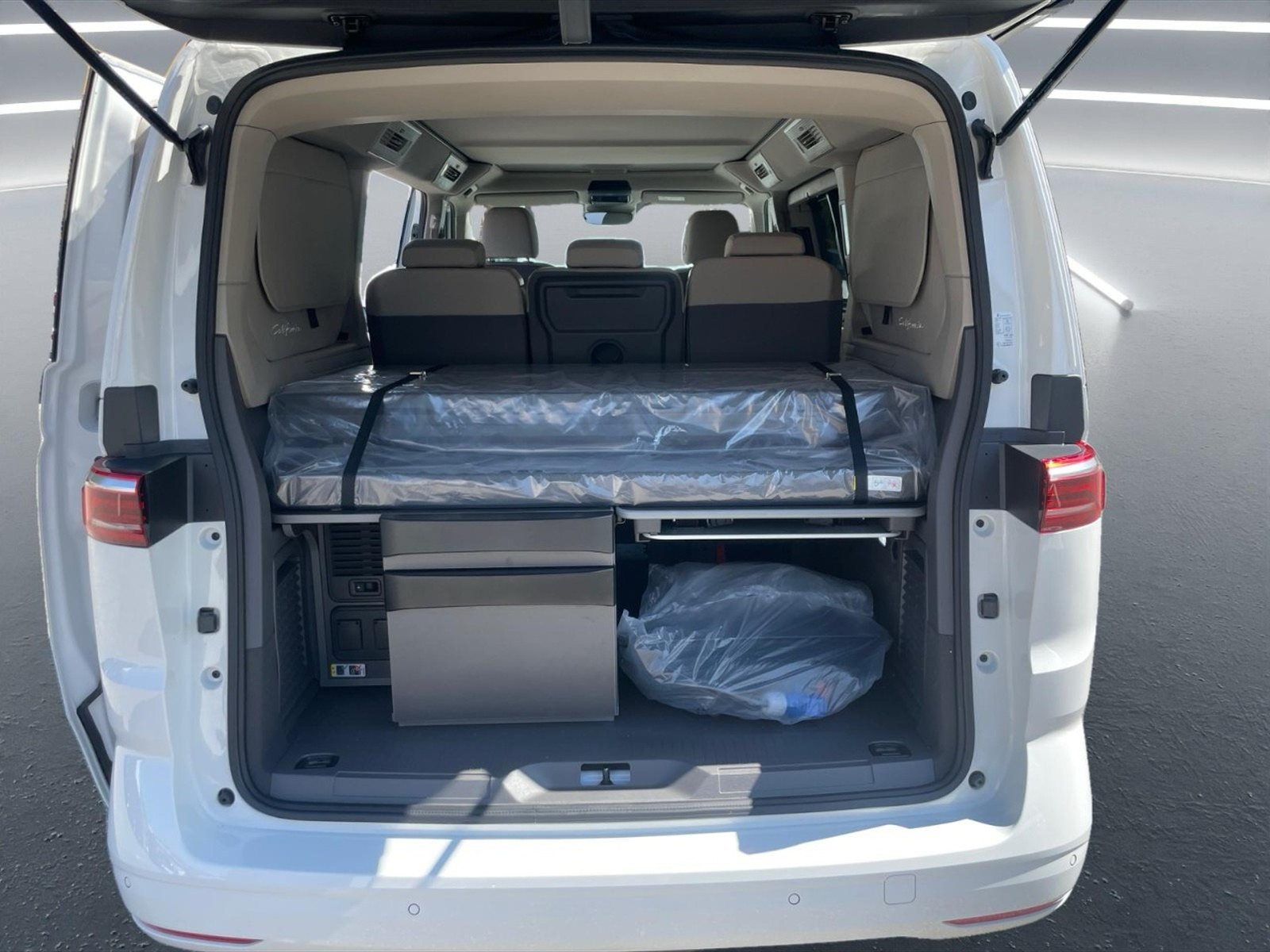 Volkswagen T7 California California T7 2.0 tdi Beach Camper 150cv DSG7 - 7