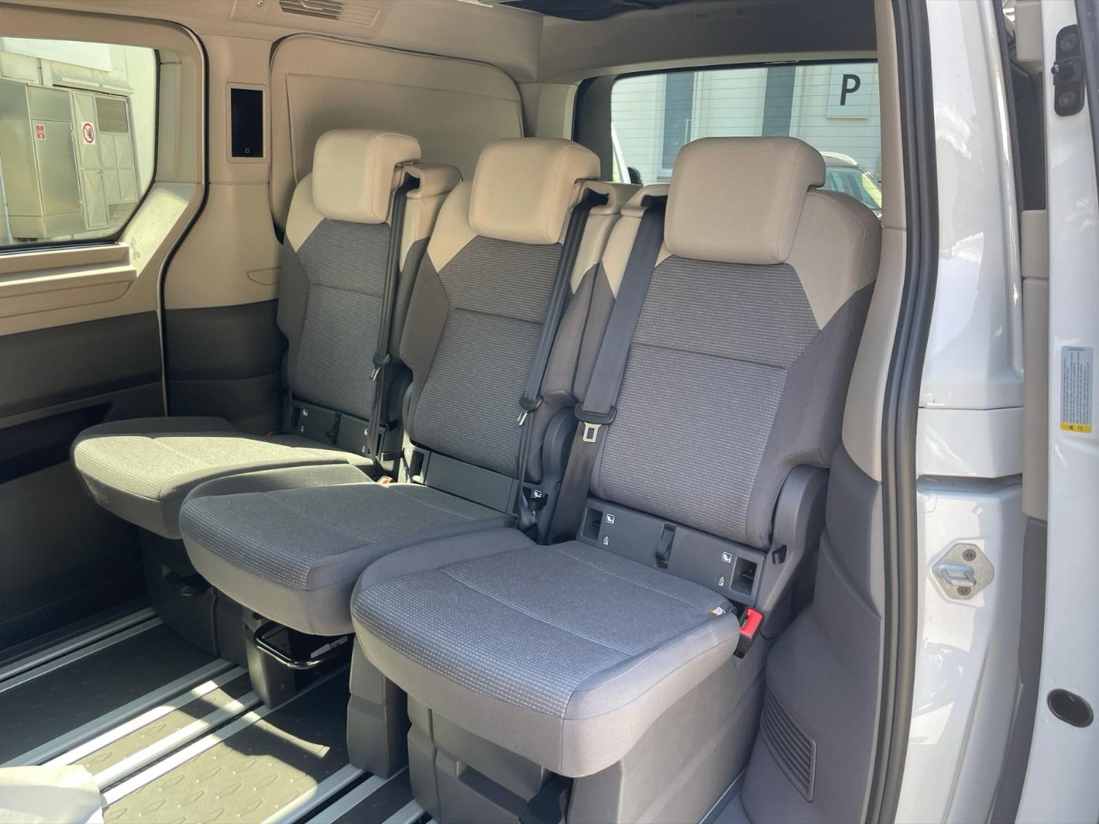 Volkswagen T7 California California T7 2.0 tdi Beach Camper 150cv DSG7 - 8
