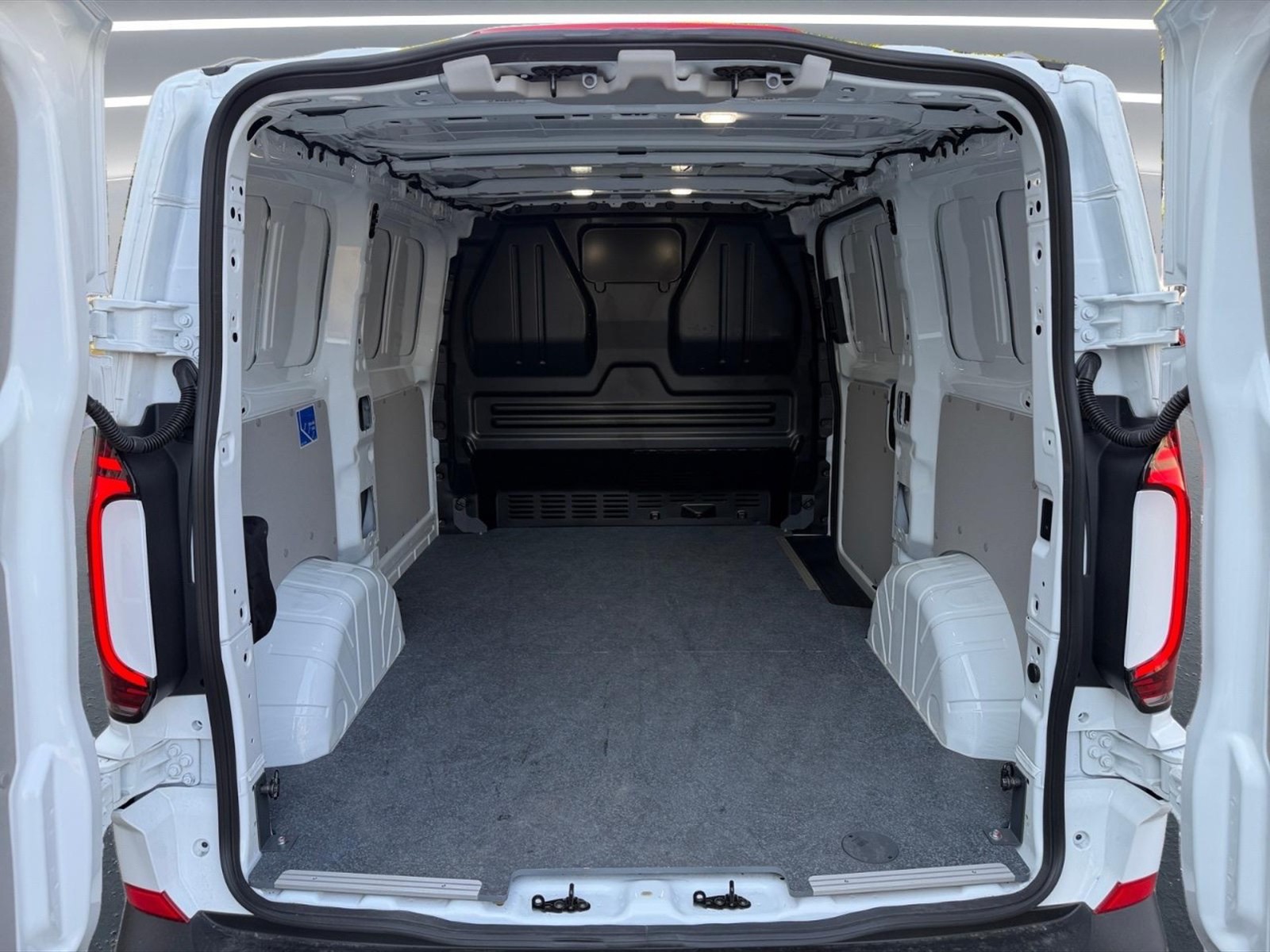 Volkswagen VIC T7 Transporter t7 e furgone 64kwh l1 - 12