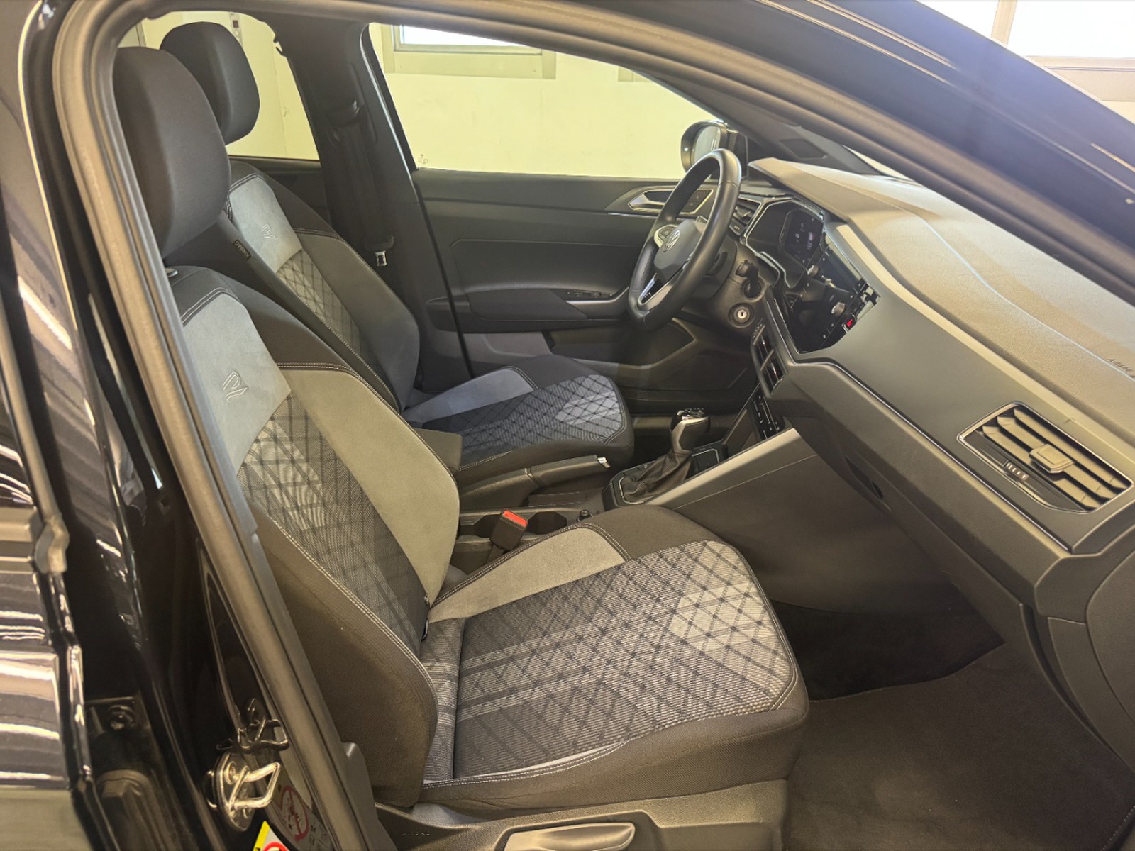 Volkswagen Taigo 1.0 tsi r-line 115cv dsg - 9