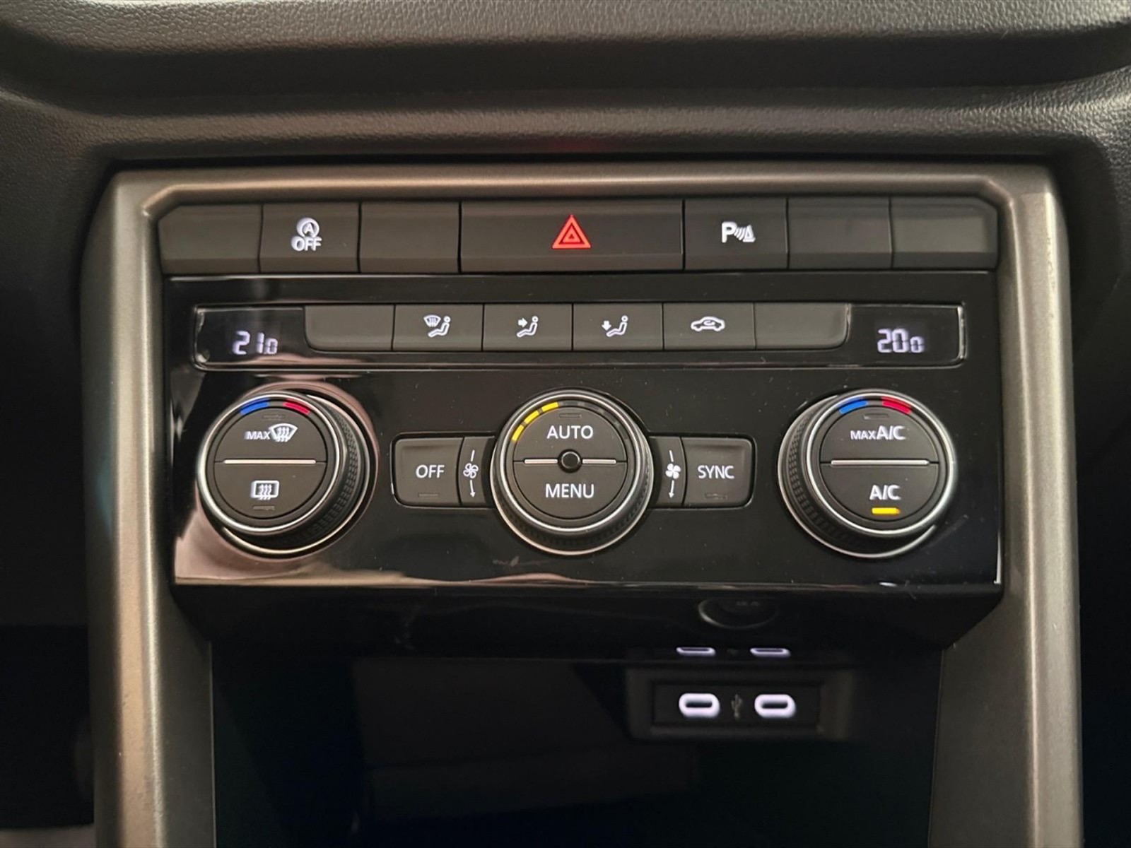 Volkswagen T-Roc 1.0 tsi business 110cv - 27