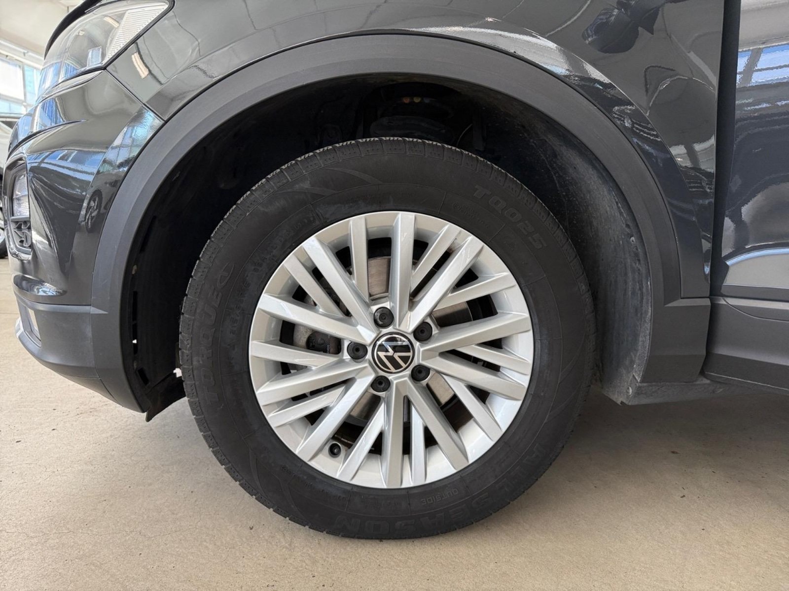 Volkswagen T-Roc 1.0 tsi business 110cv - 28