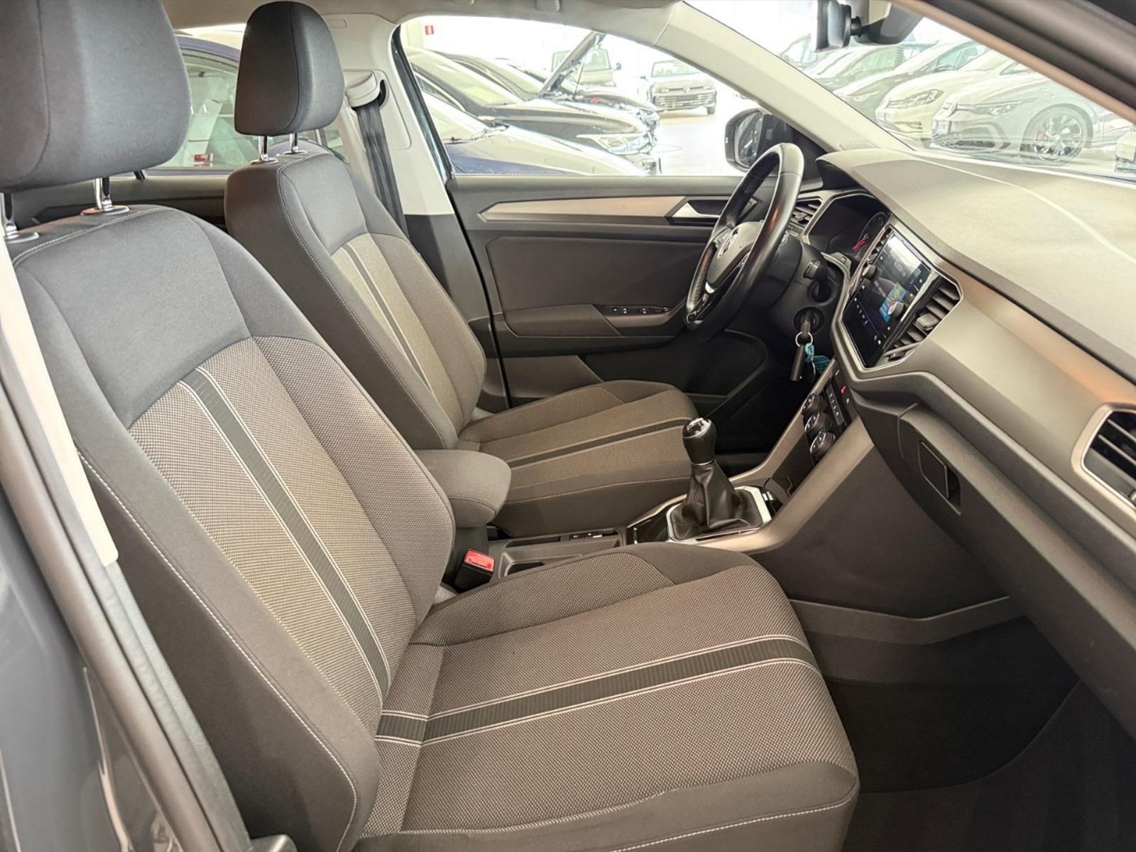 Volkswagen T-Roc 1.0 tsi business 110cv - 9