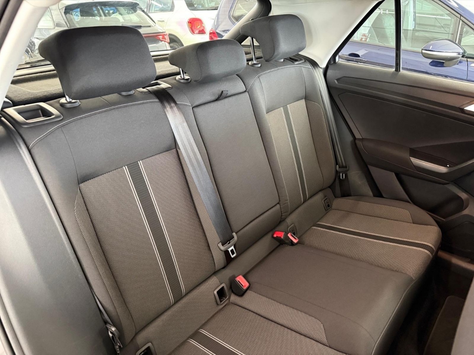 Volkswagen T-Roc 1.0 tsi business 110cv - 10