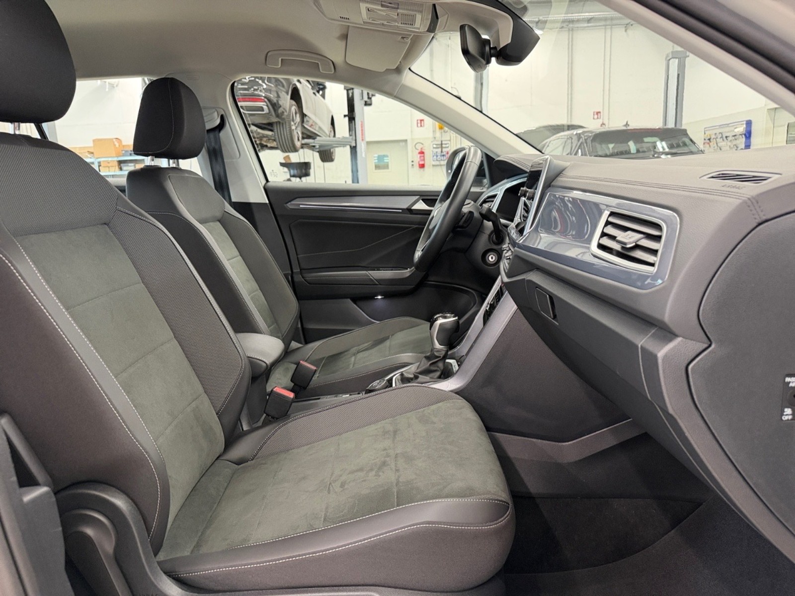 Volkswagen T-Roc 2.0 TDI 150 CV DSG 4Motion, STYLE, Gancio traino - 9