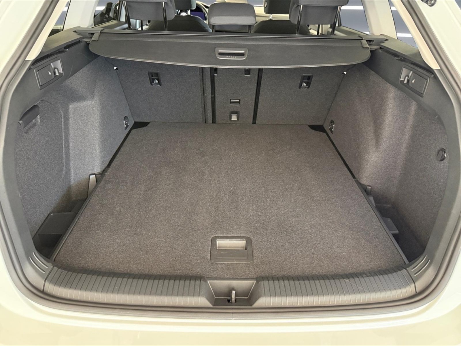 Volkswagen Golf variant 1.5 tsi life 115cv - 12