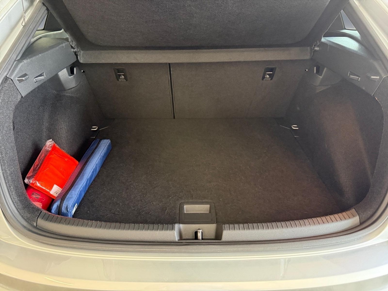 Volkswagen Taigo 1.0 tsi r-line 115cv - 12