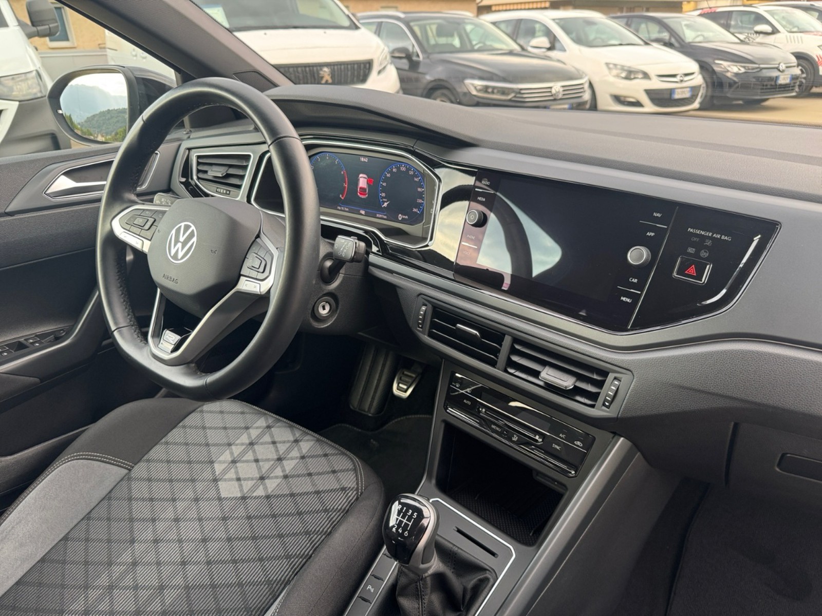 Volkswagen Taigo 1.0 tsi r-line 115cv - 7