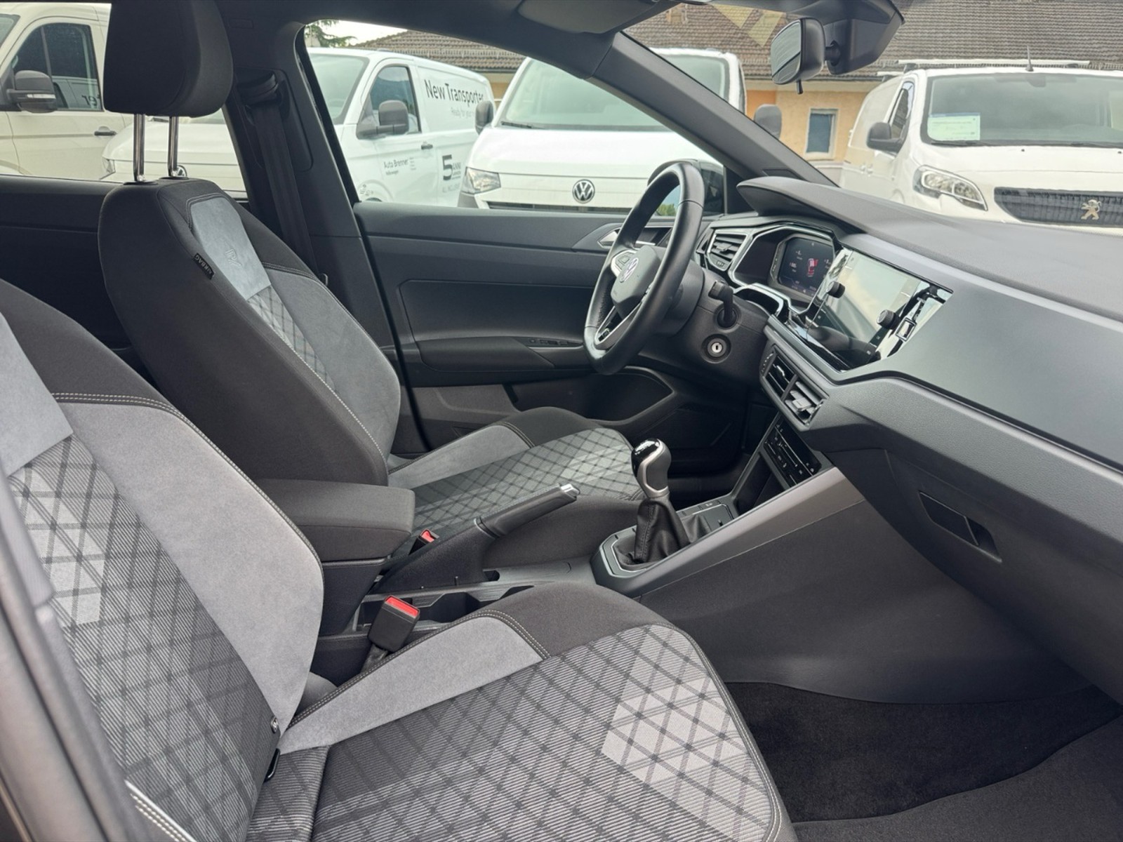 Volkswagen Taigo 1.0 tsi r-line 115cv - 9