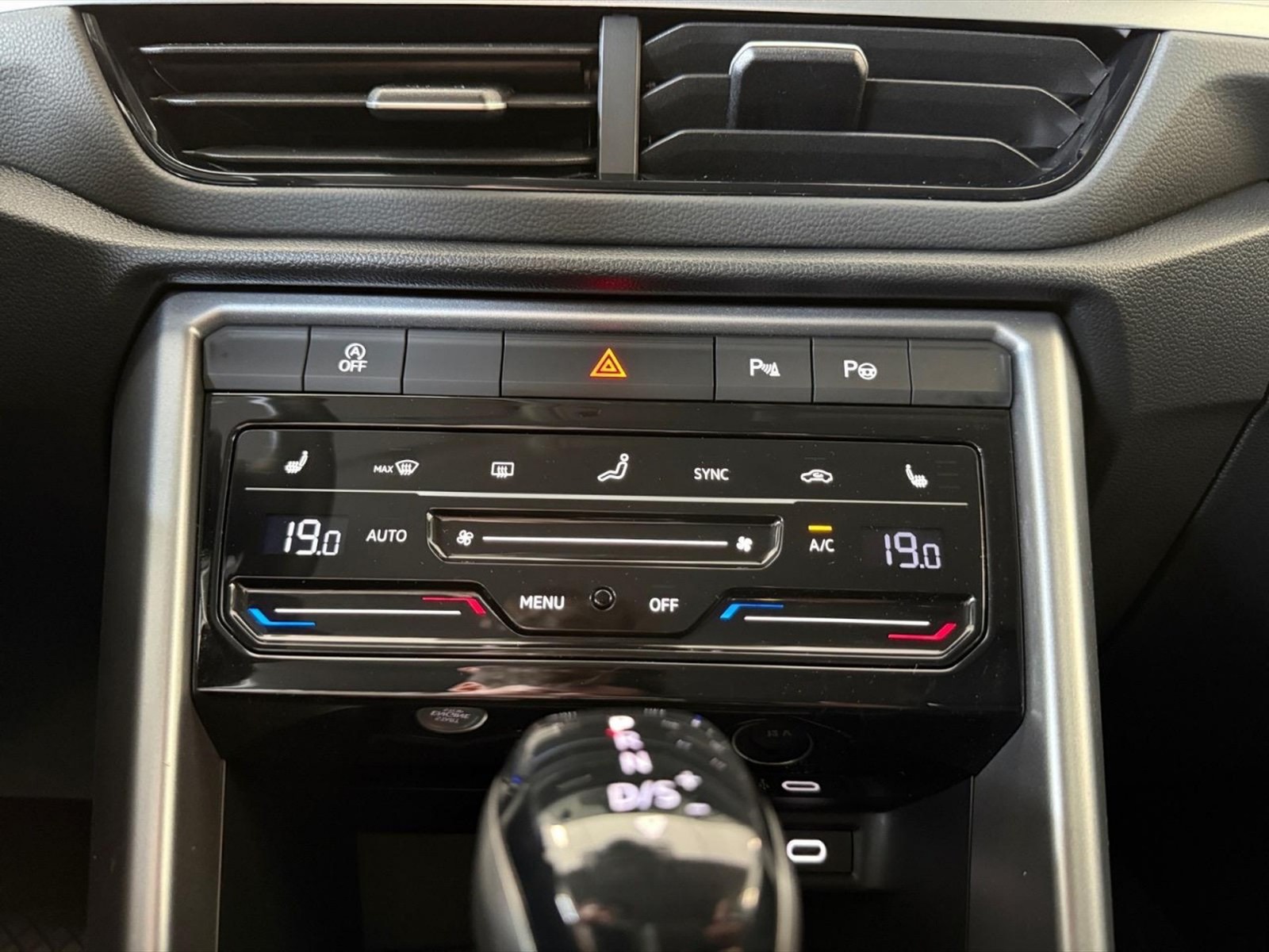Volkswagen T-Roc 1.5 tsi edition plus dsg - 25