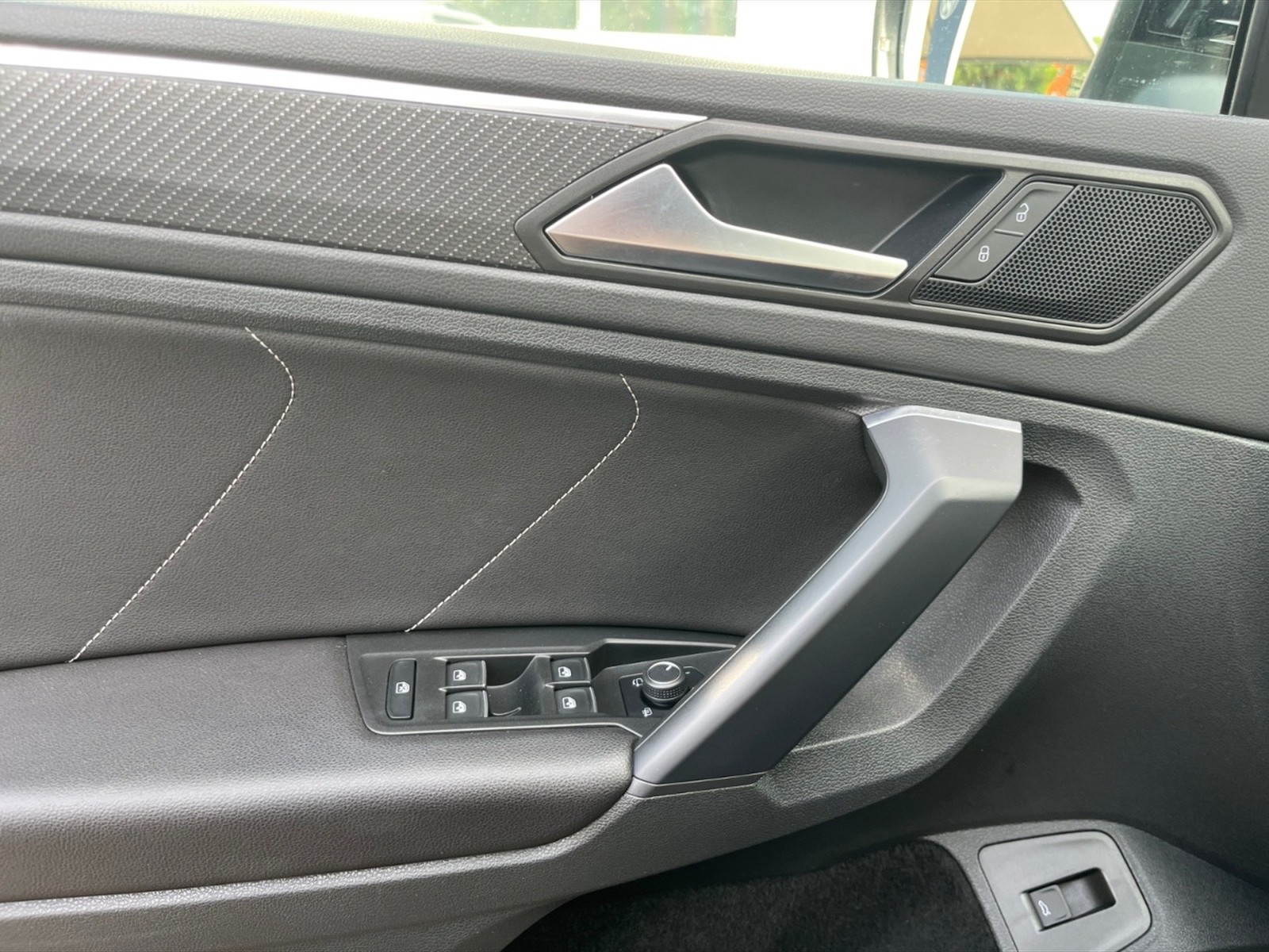 Volkswagen Tiguan 2.0 tdi r-line 150cv dsg - 24