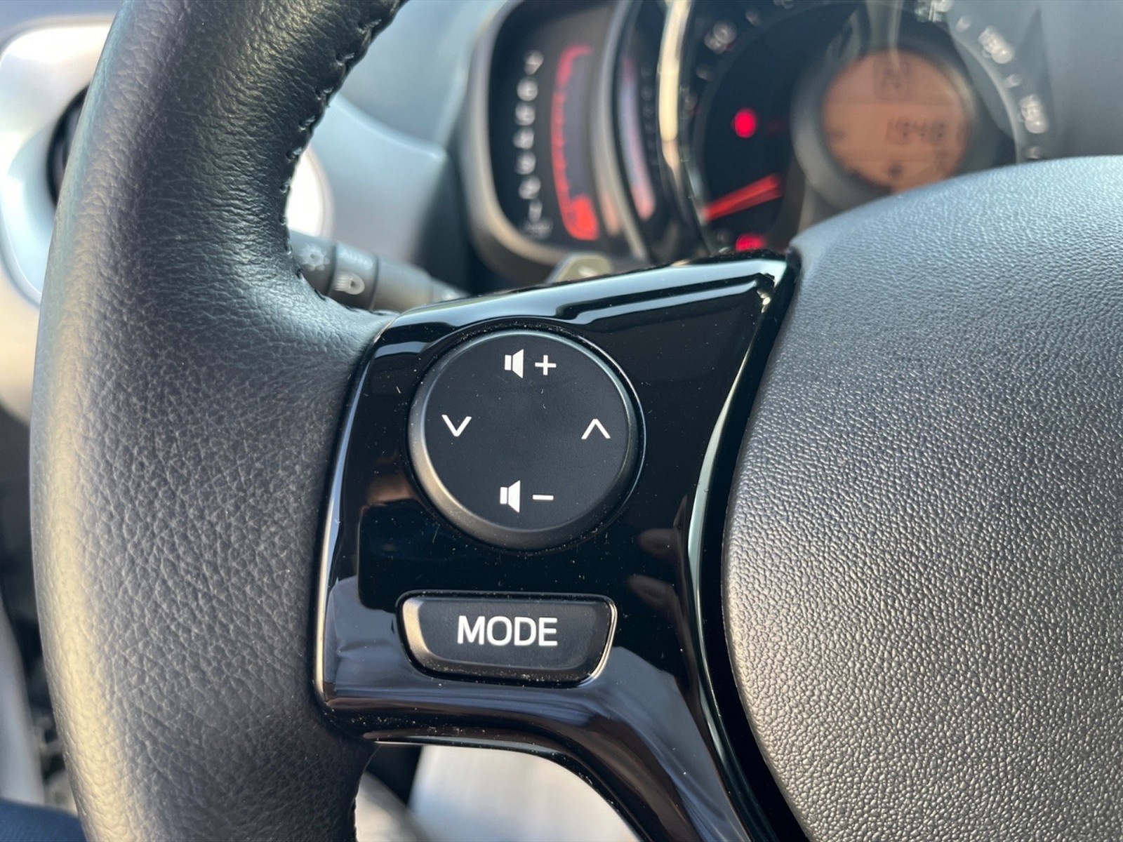 Toyota Aygo 5p 1.0 x-fun m-mt 72cv - 13