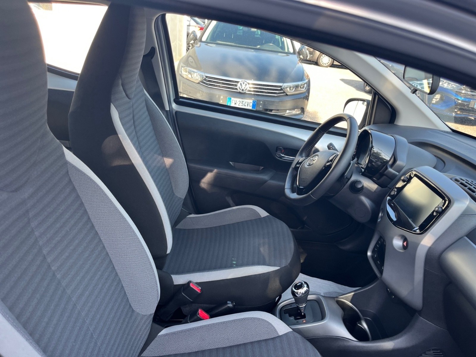 Toyota Aygo 5p 1.0 x-fun m-mt 72cv - 9